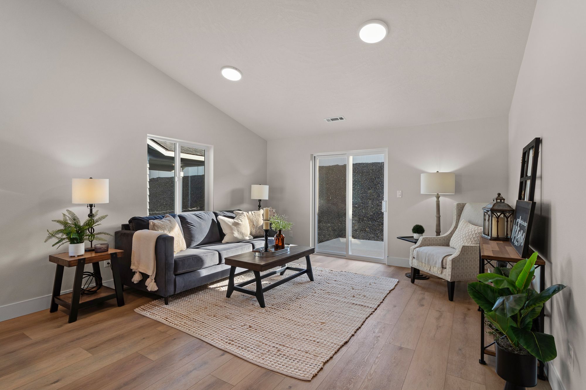 1126 SE Owyn Dr - Print Ready (22 of 29)-Edit