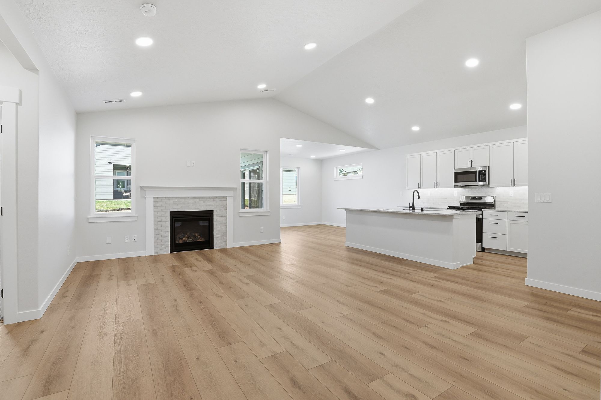 2_5345 n ainsworth ln 3