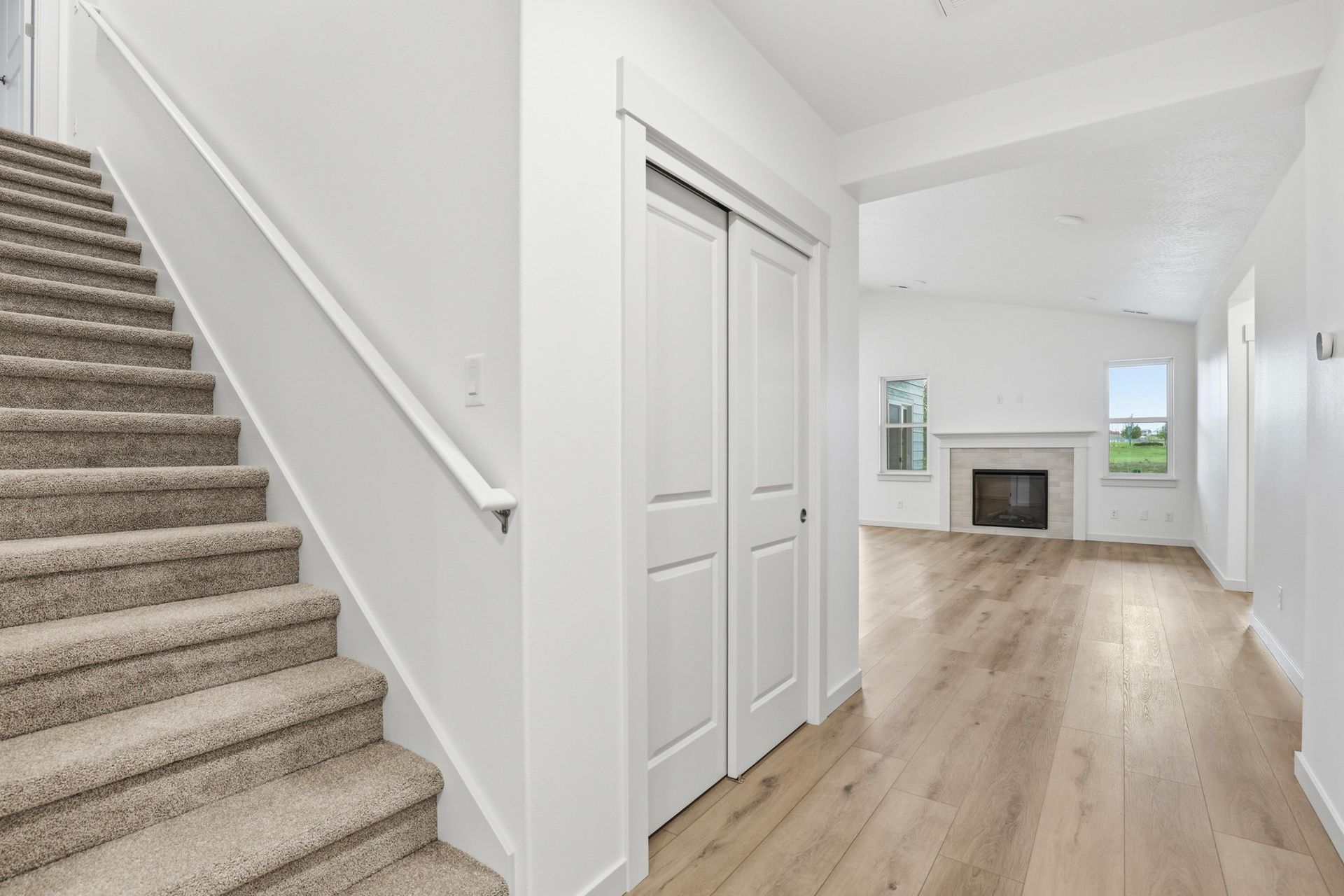 5_2402 annie pl