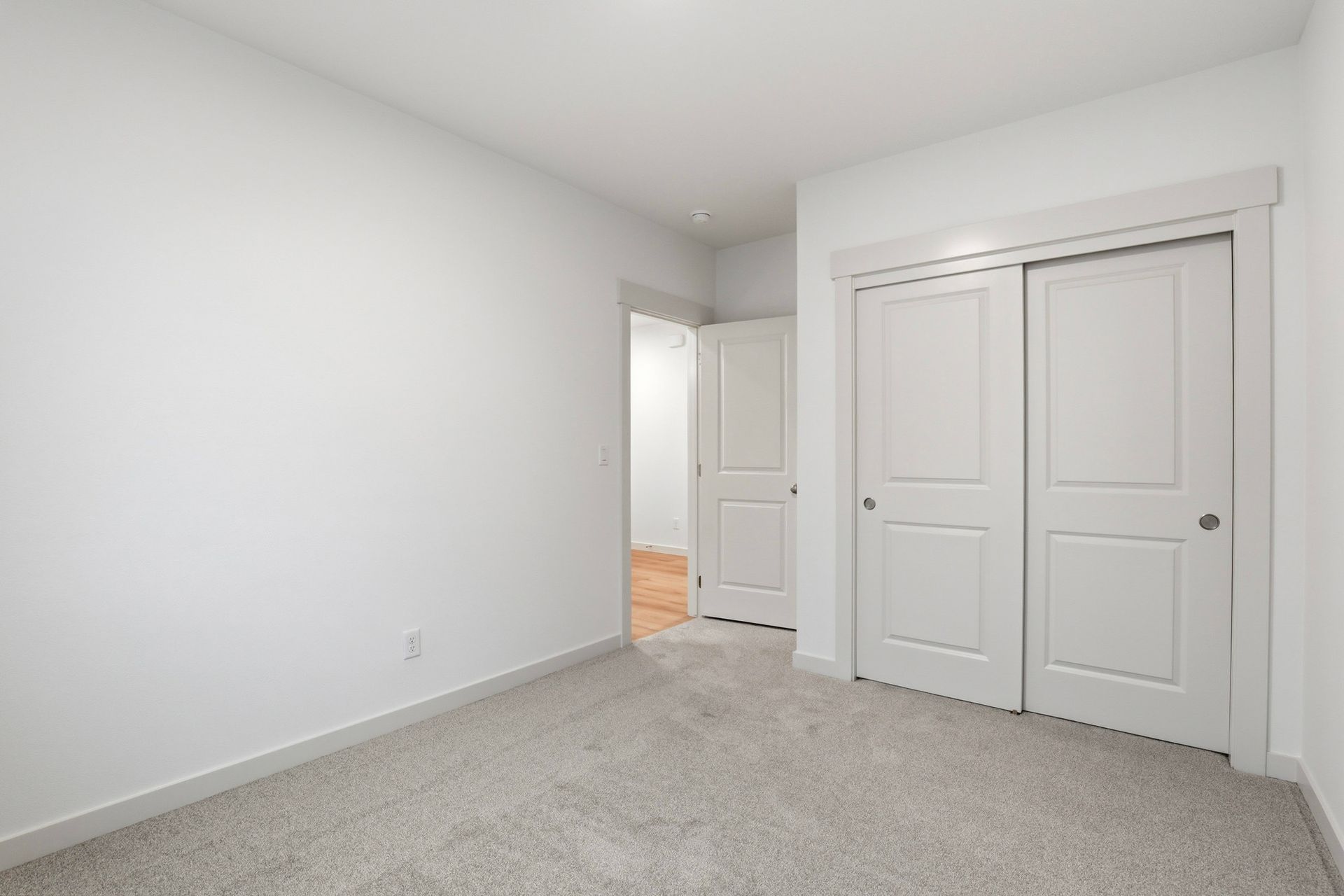 37_2402 annie pl