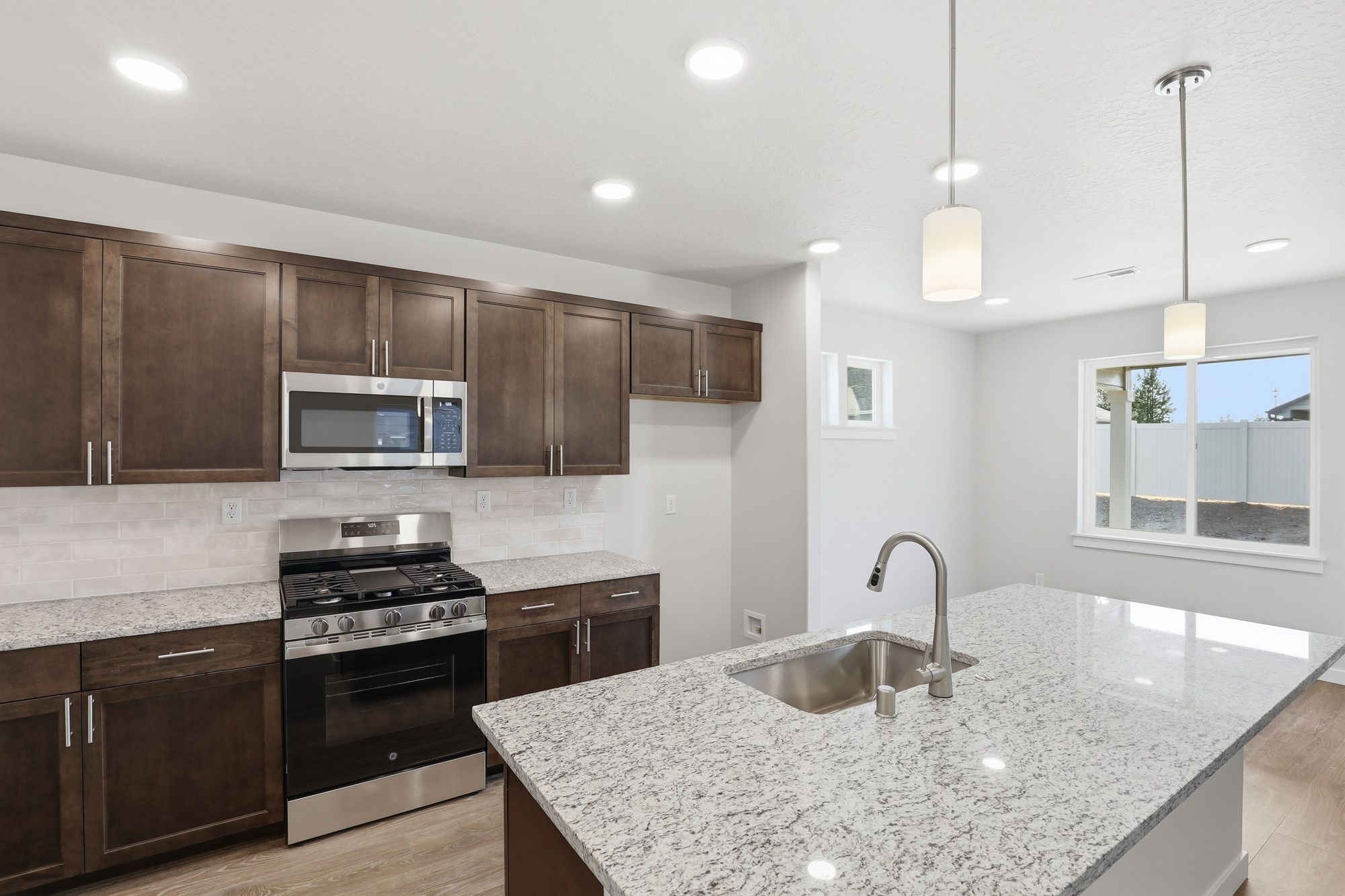 13_5311 n ainsworth ln