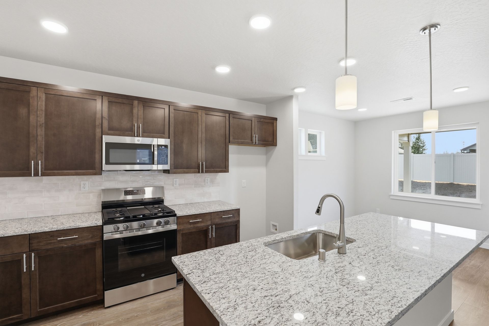 13_5311 n ainsworth ln