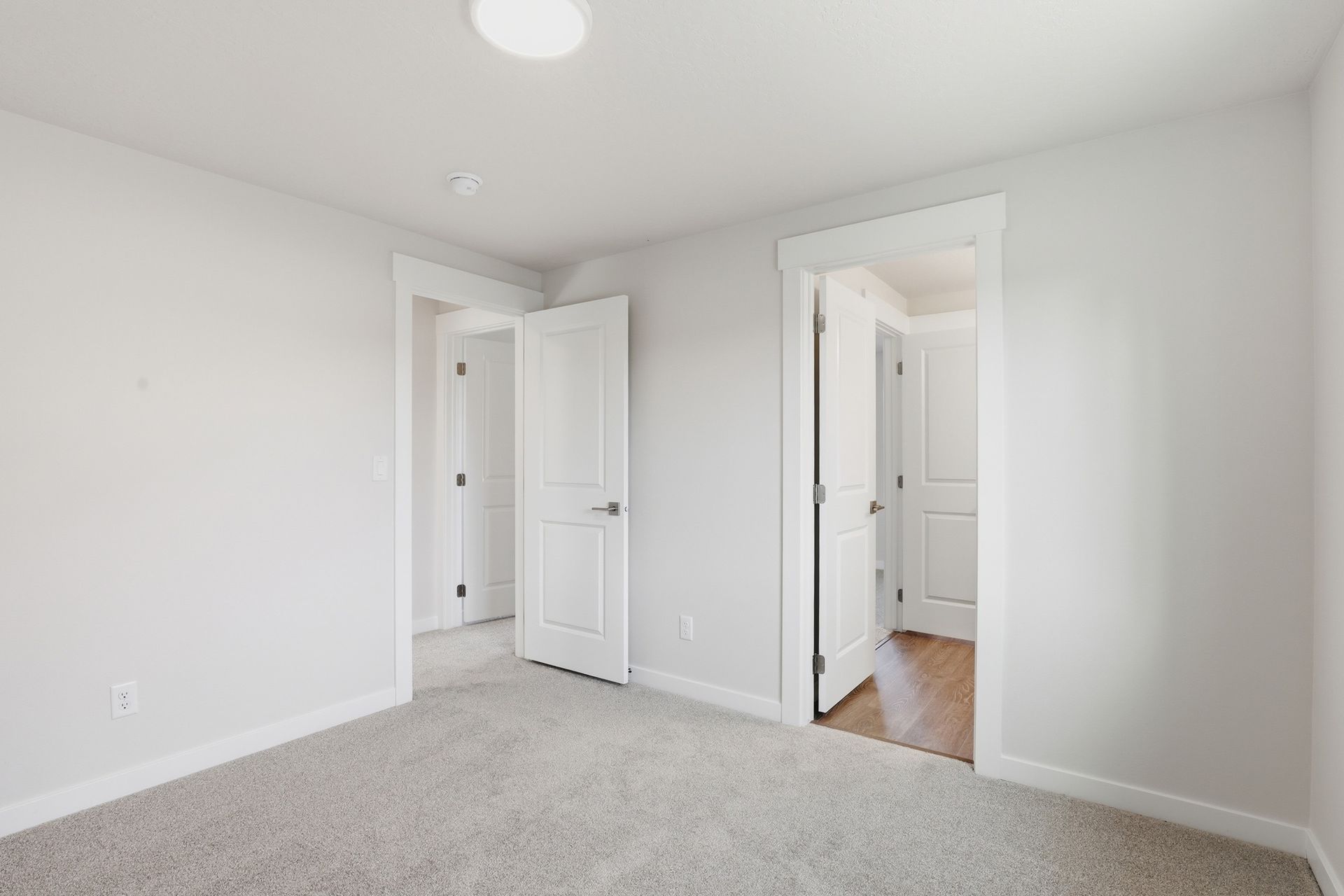 27_5311 n ainsworth ln
