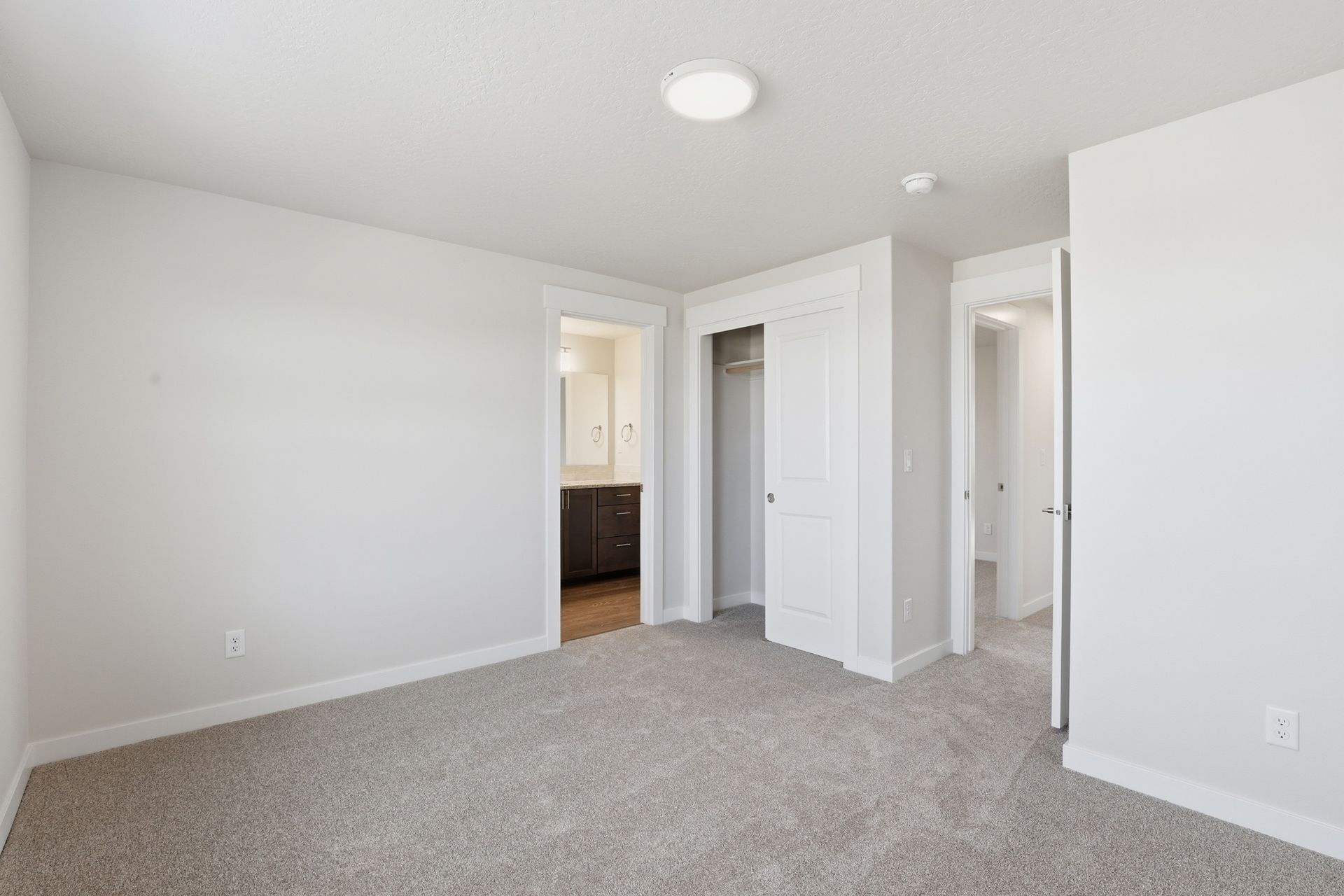 31_5311 n ainsworth ln