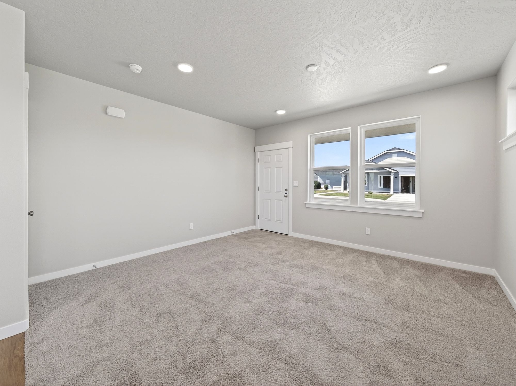 374 Aeon Ave-8