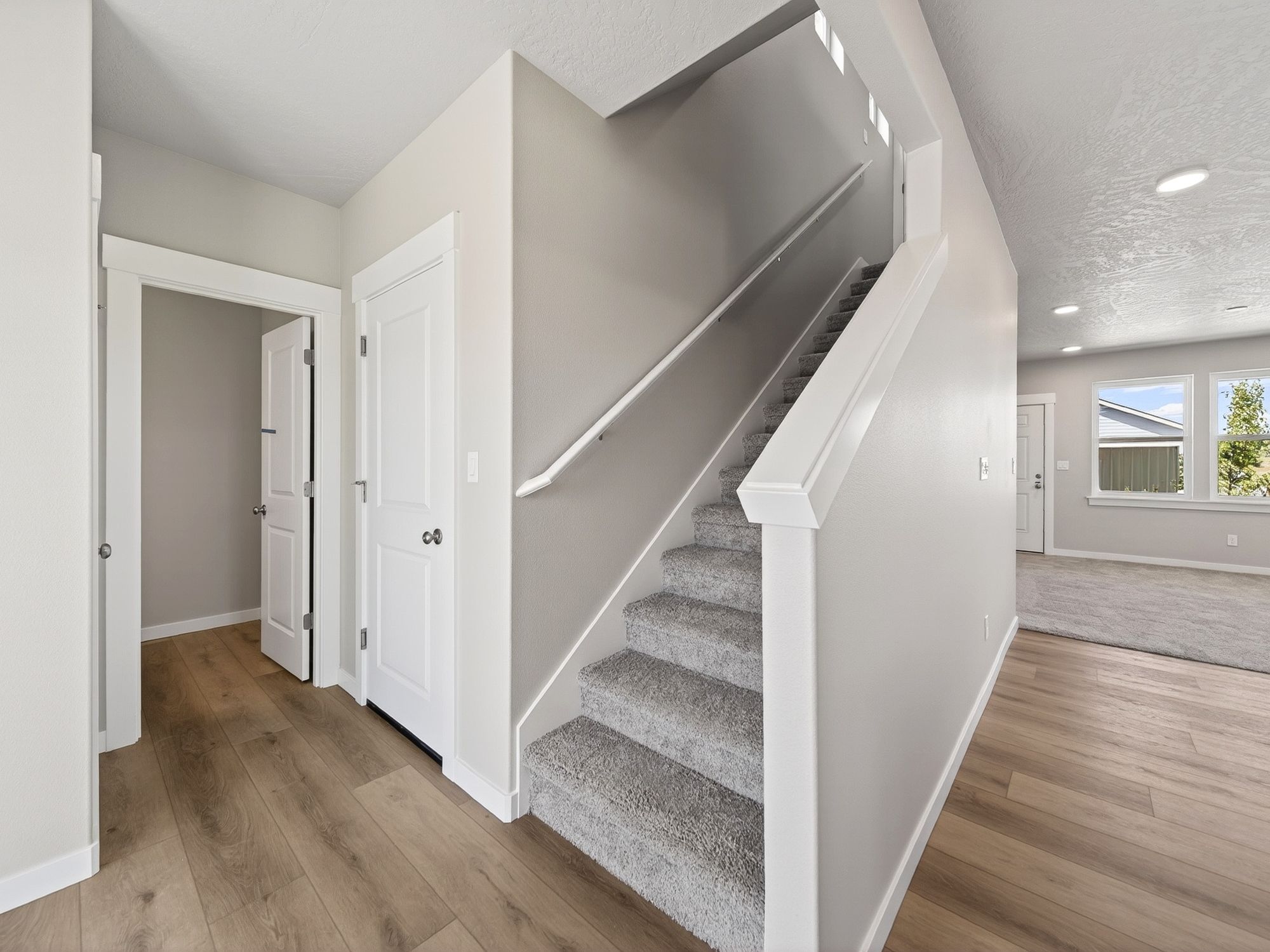 374 Aeon Ave-16