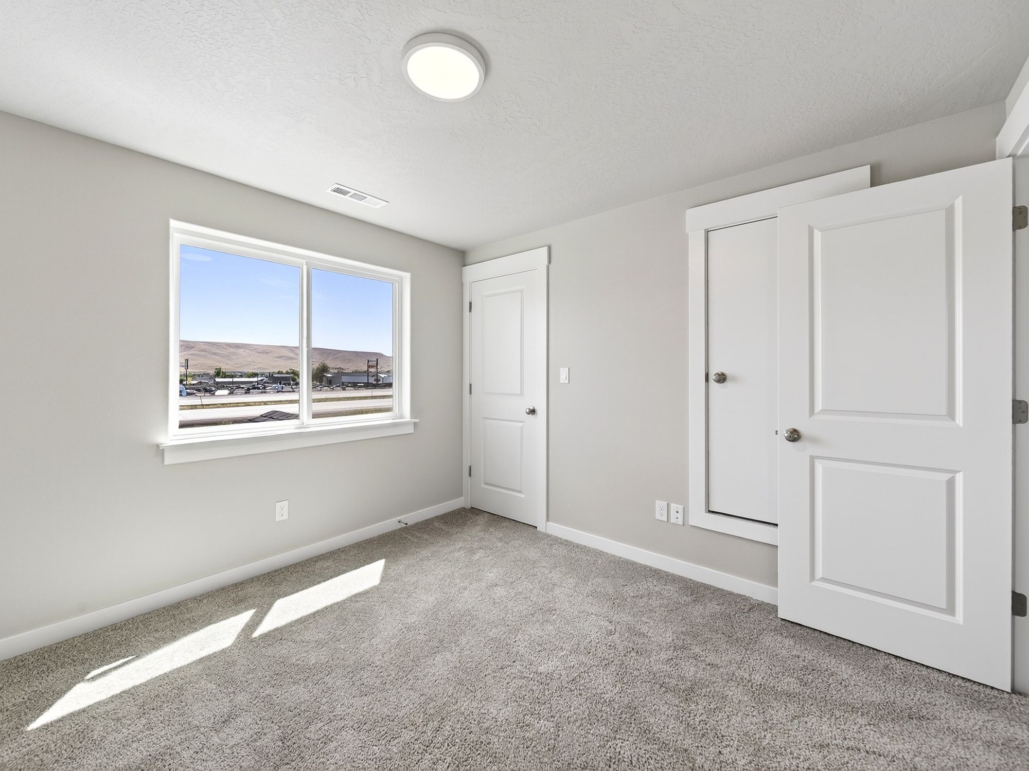 374 Aeon Ave-27
