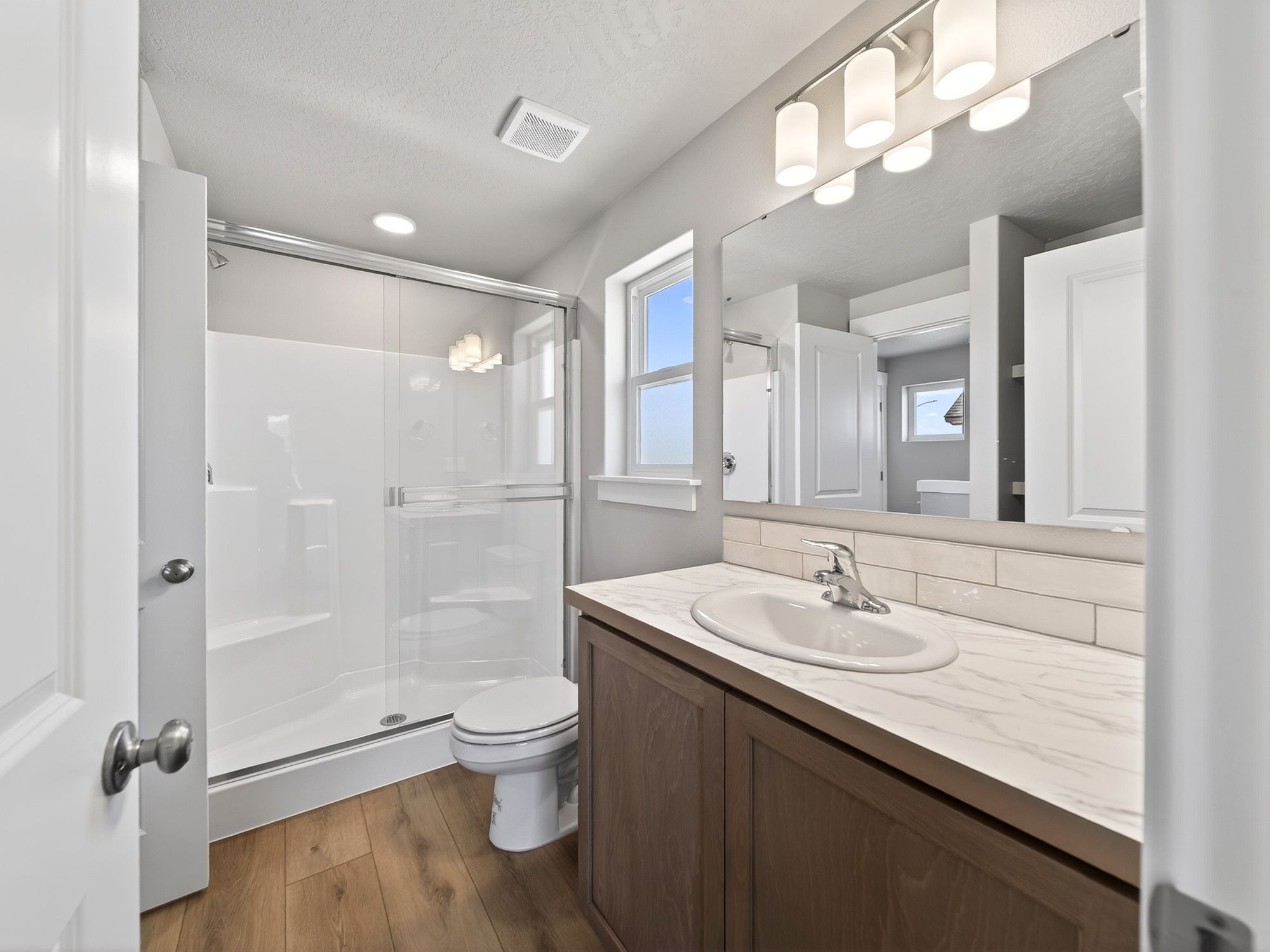 374 Aeon Ave-26