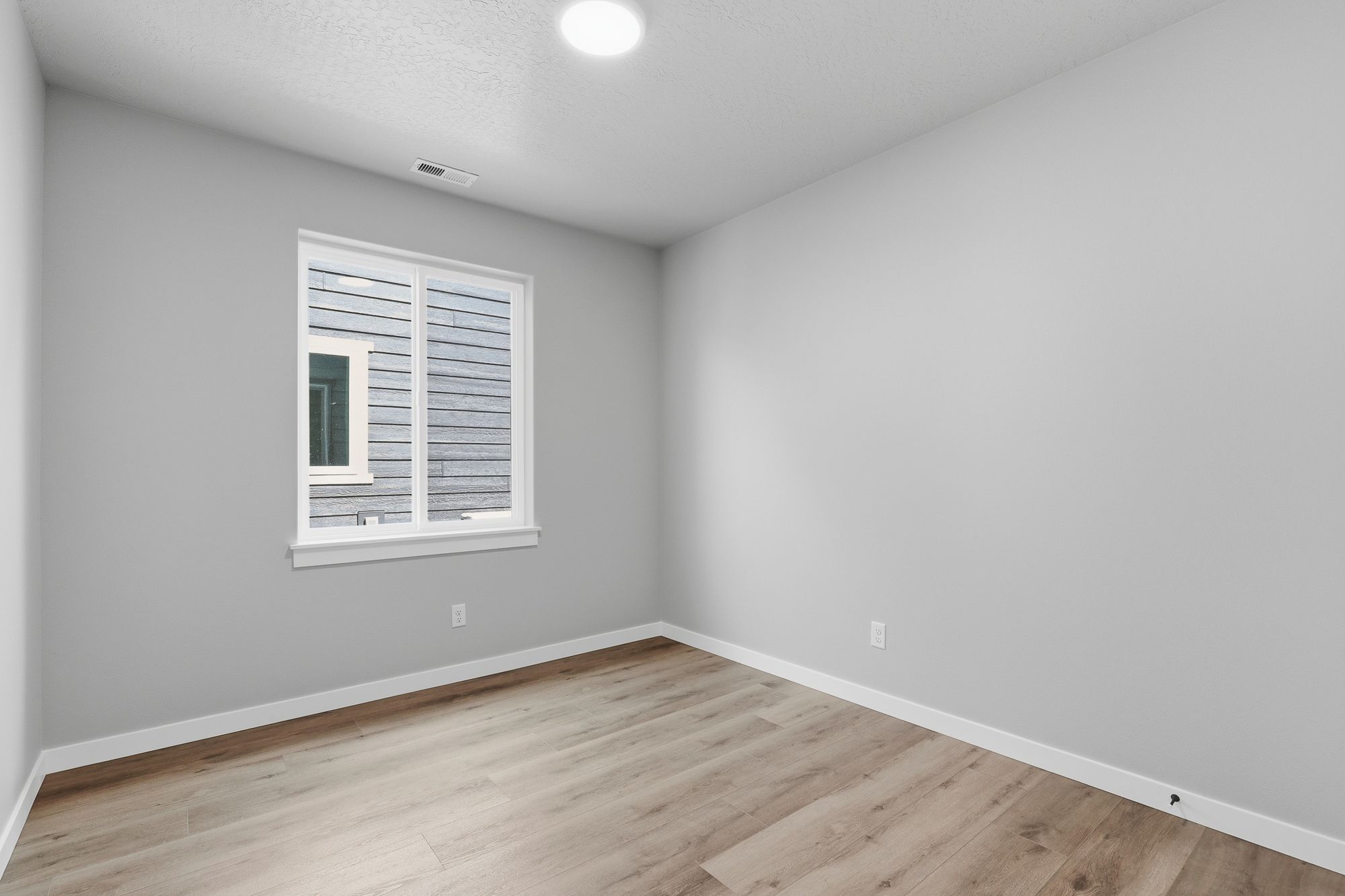 22_1517 w 67th ave
