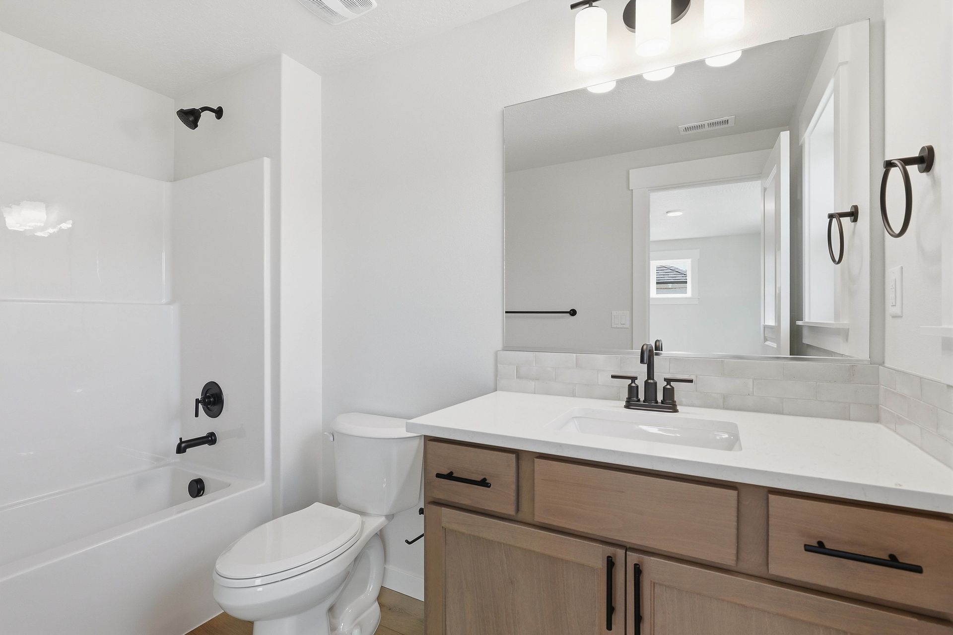 23_1536 w 67th ave