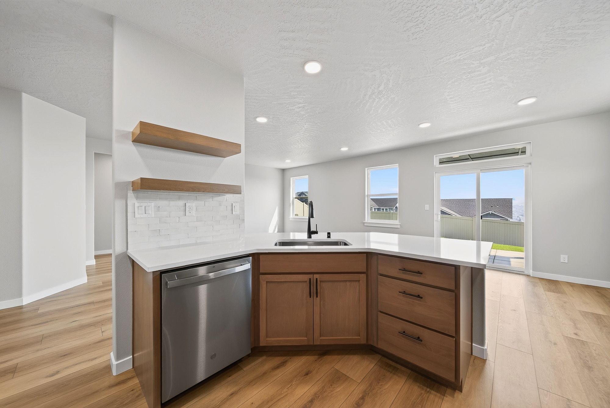 7160 W 24th Ave-11