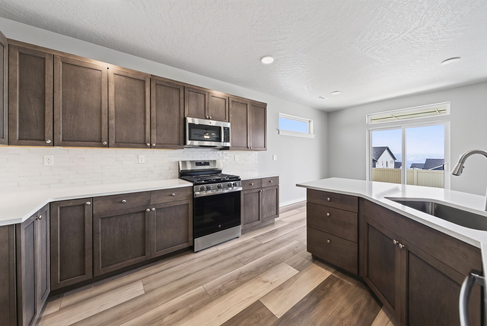 7142 W 24th Ave-15