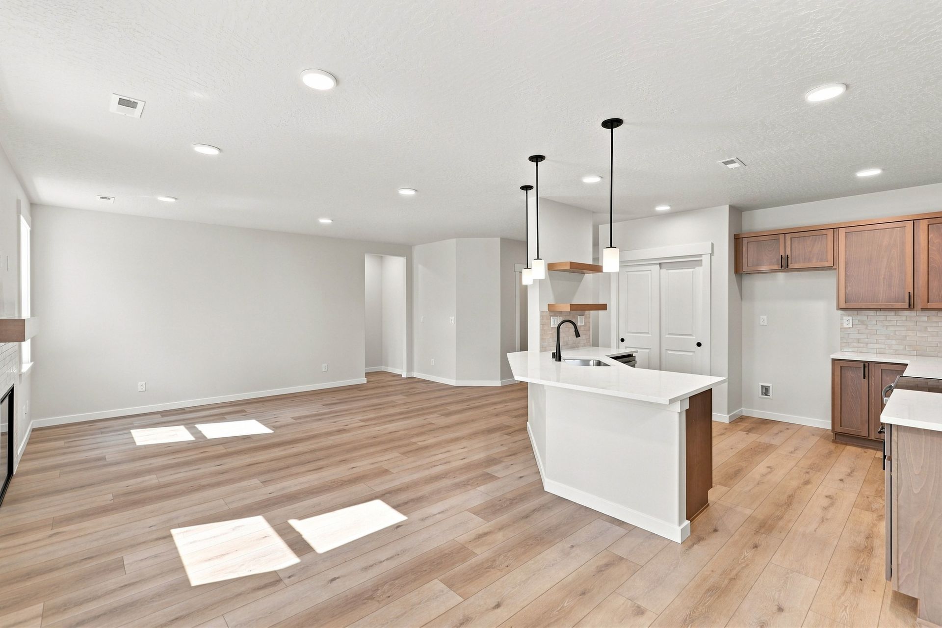 8_302 apple tree ct