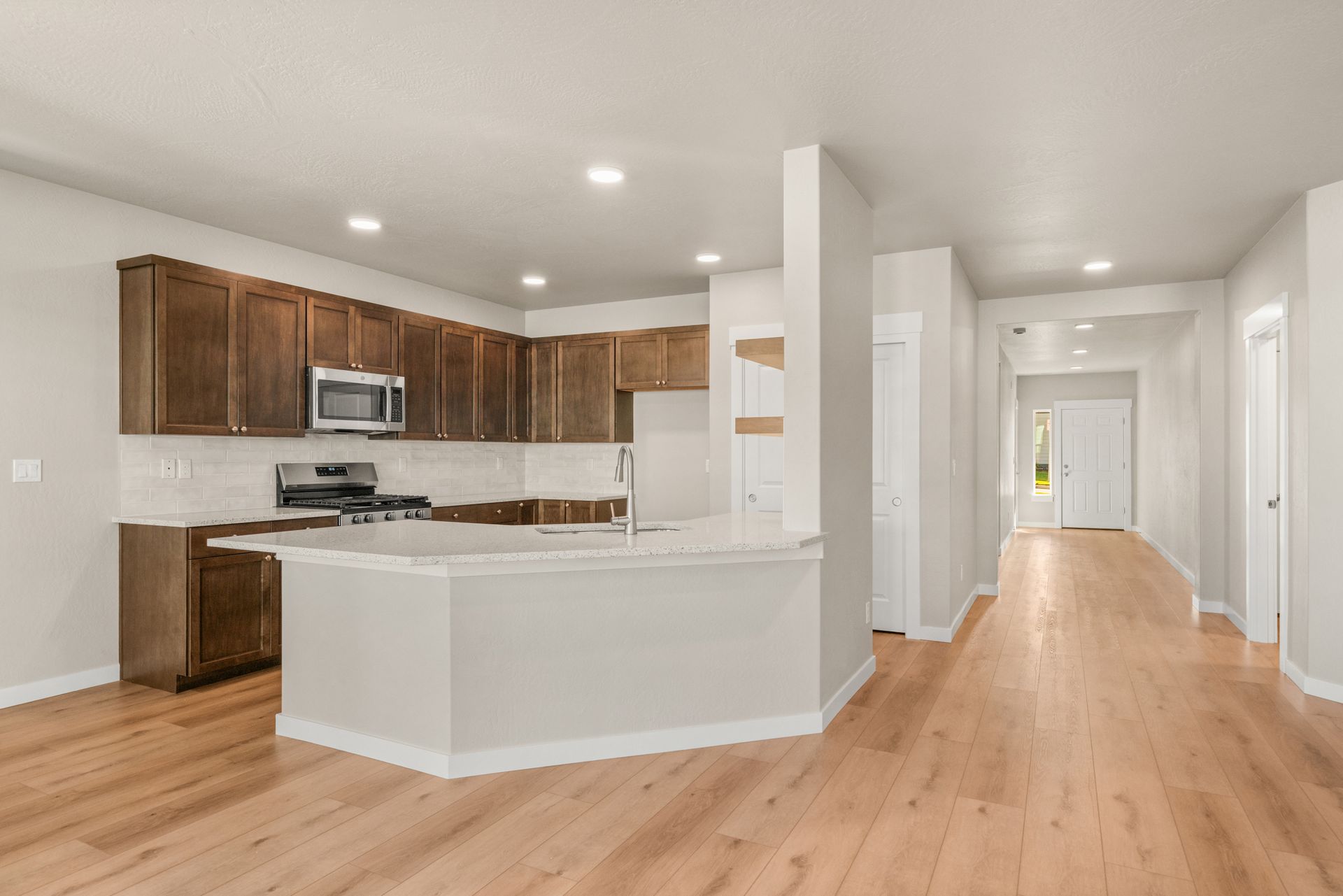 16_3687 luchu st-20