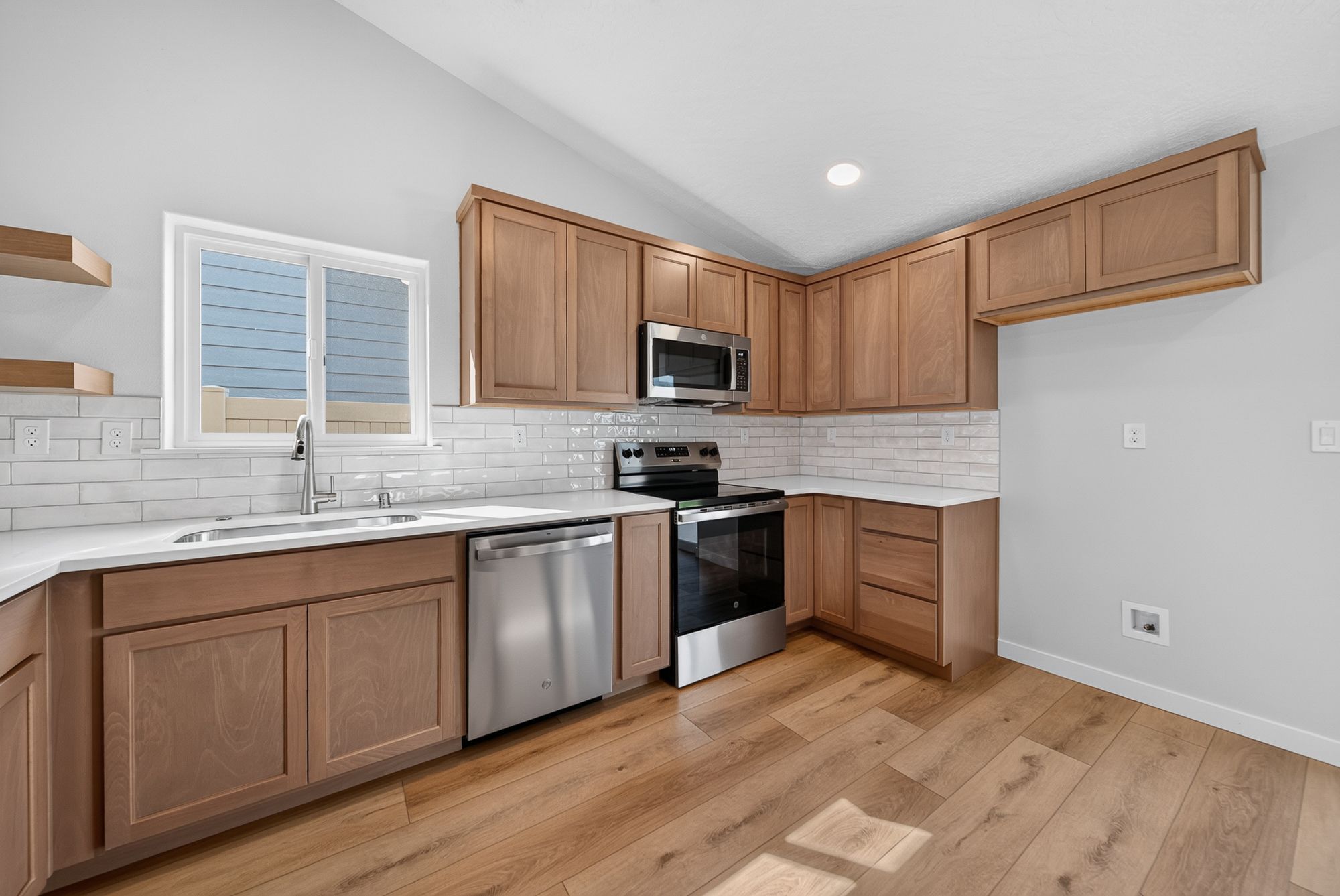 6608 Desert Ridge-3