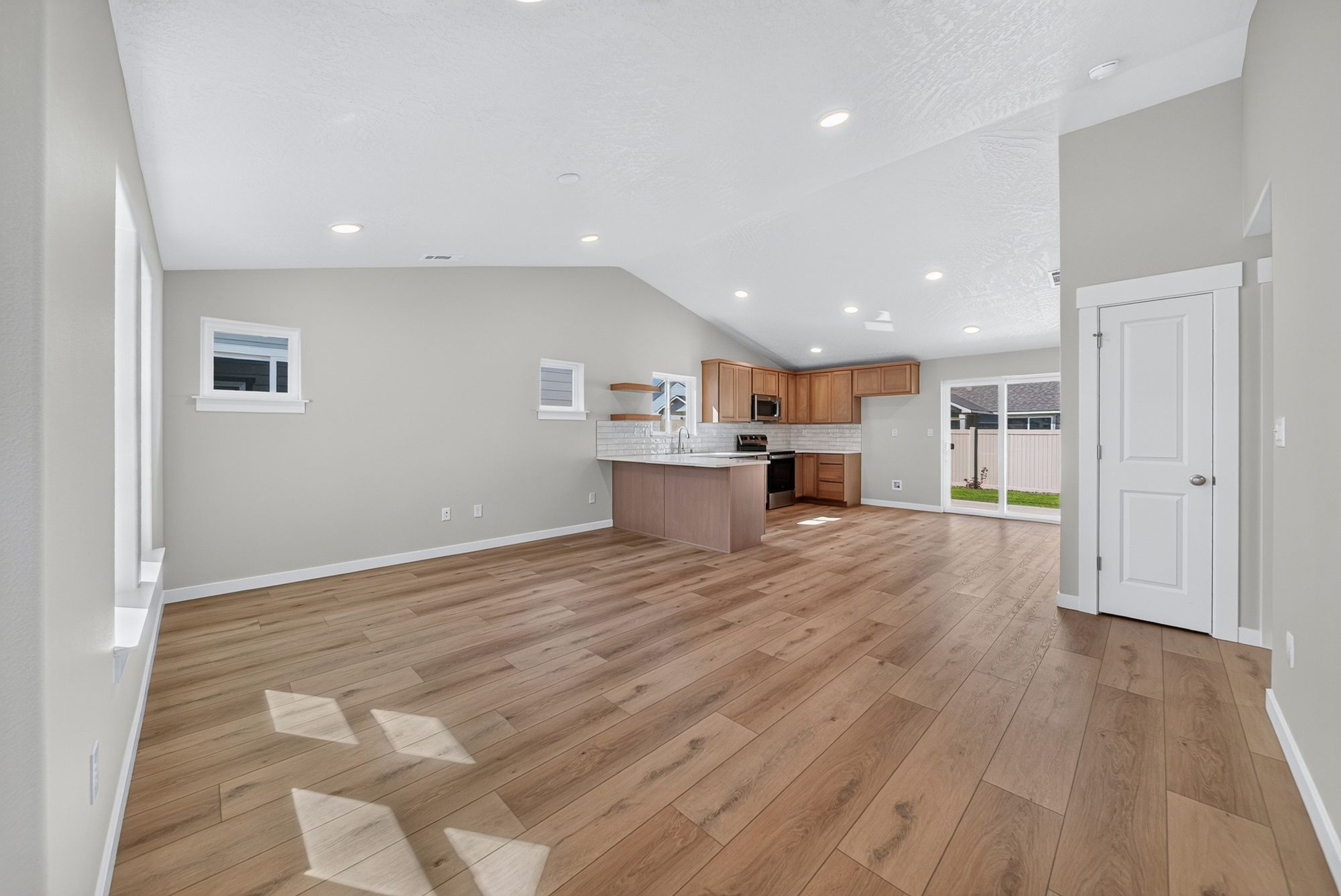 6608 Desert Ridge-11