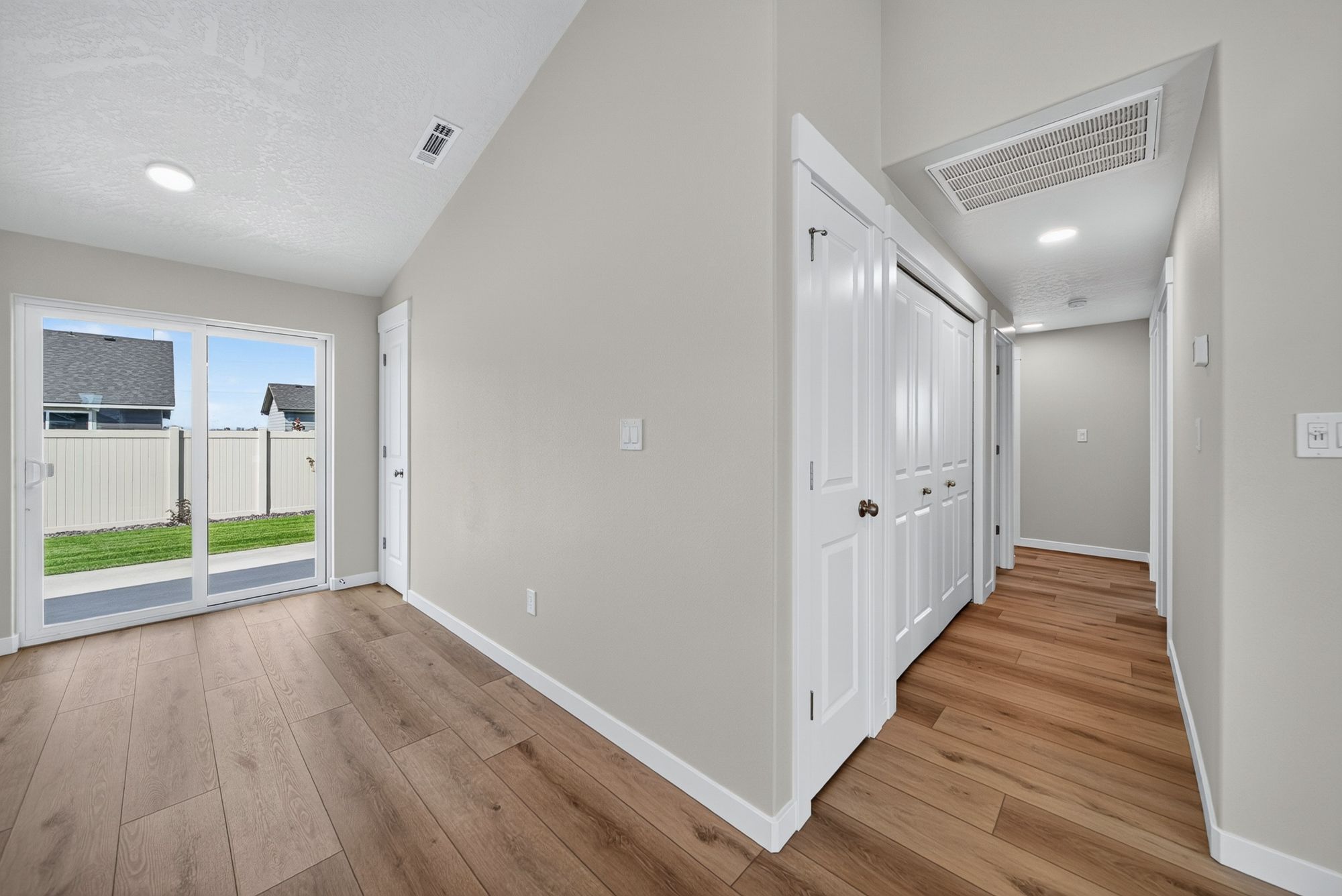 6608 Desert Ridge-12