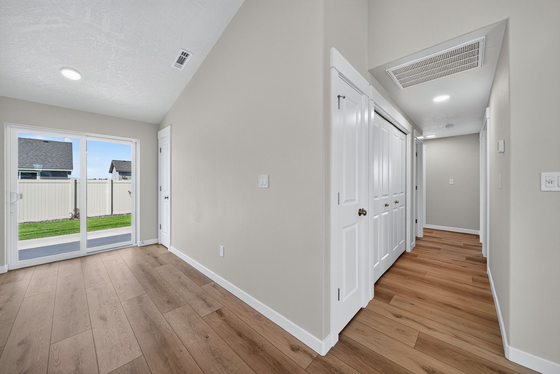 6608 Desert Ridge-12
