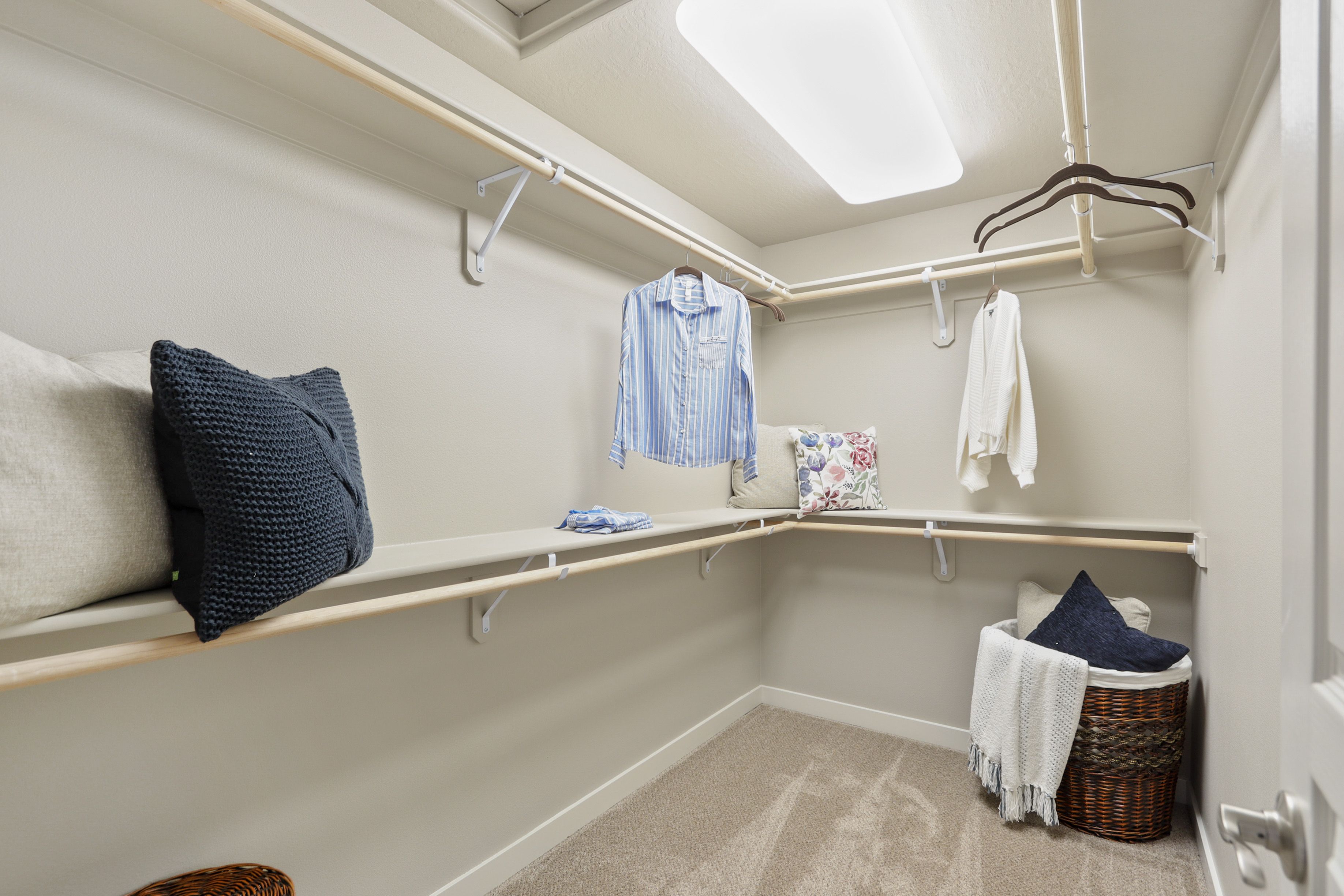 Stoneridge Encore - Main Walk in Closet