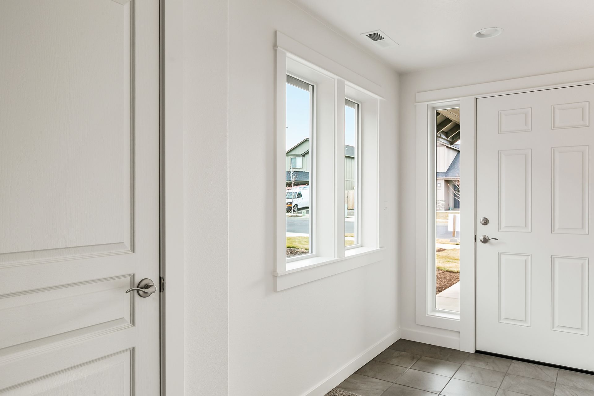 Arlington - Entryway