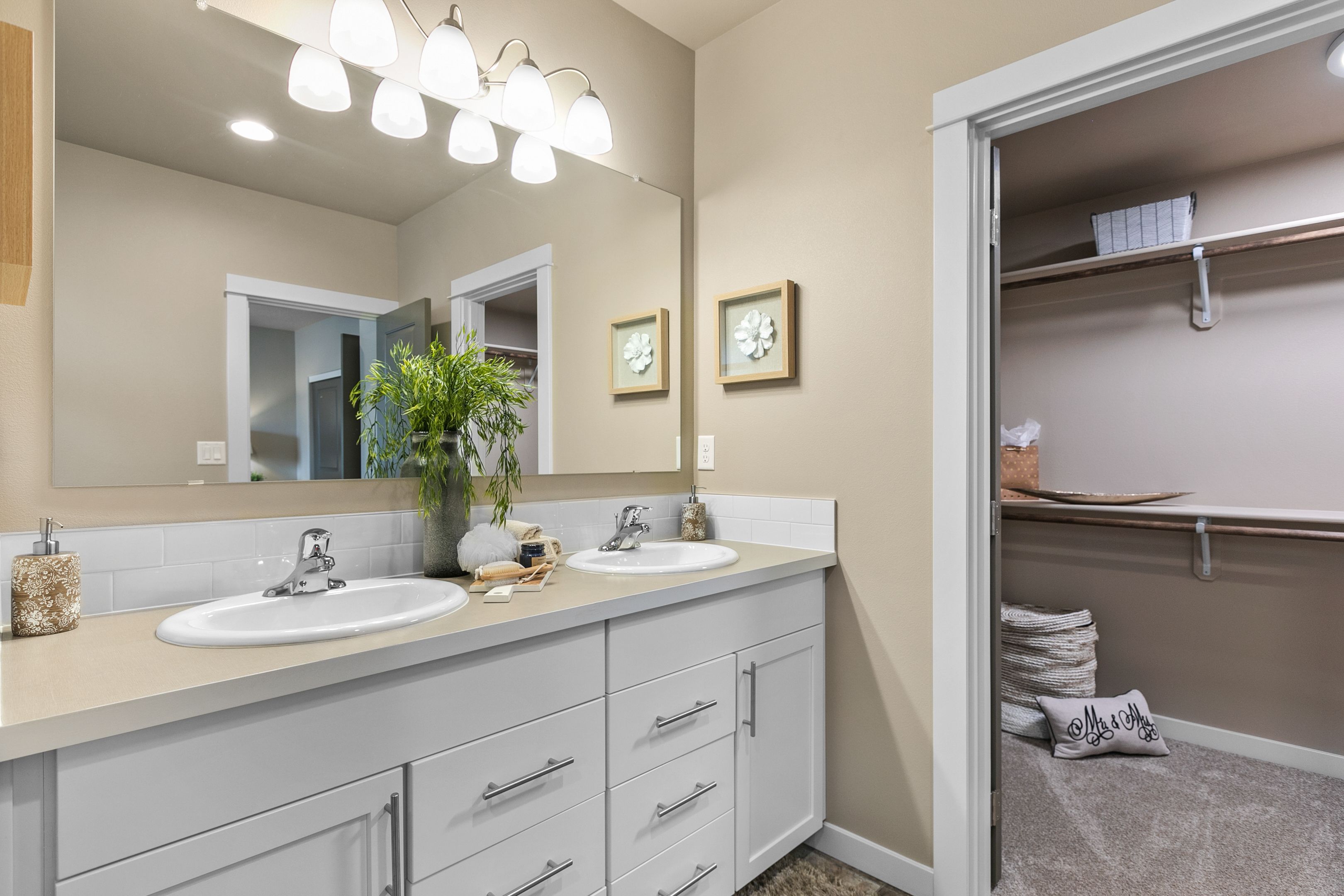 Targhee - Main Bathroom 2