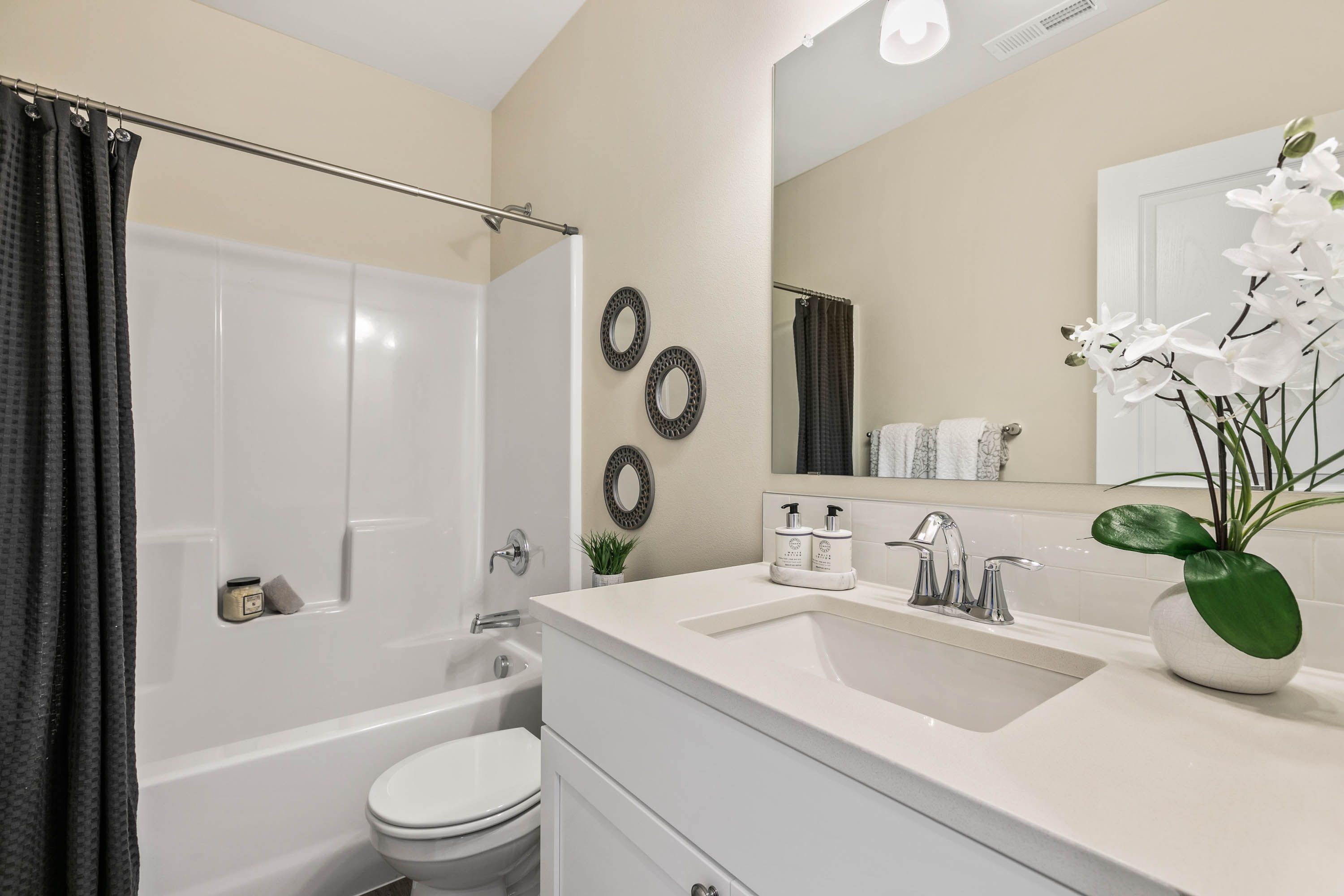 Jackson - Bathroom