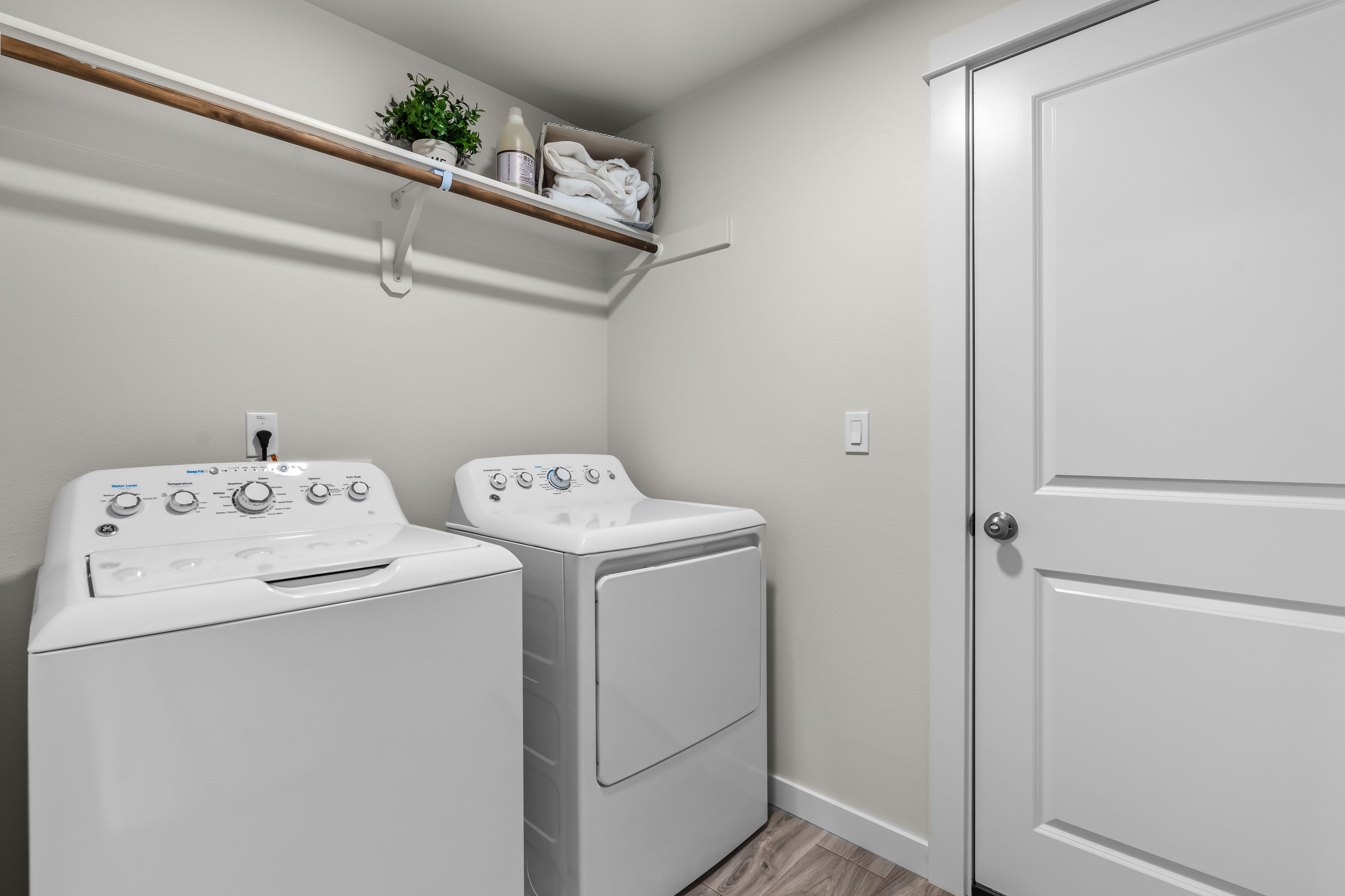 2023_07_24_1502_nw_varnish_pl_rdm-21