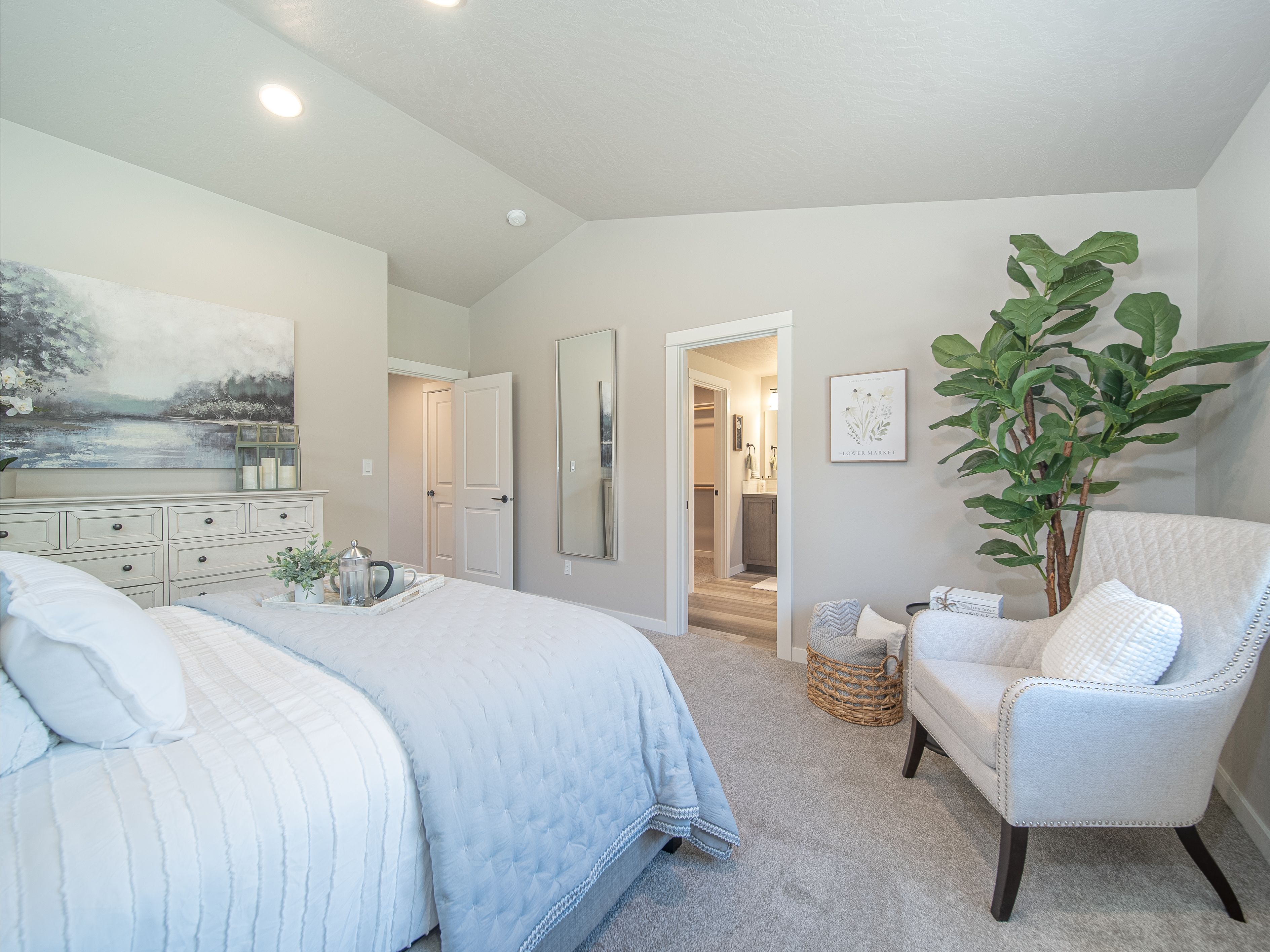 Pacific - Main Bedroom 2