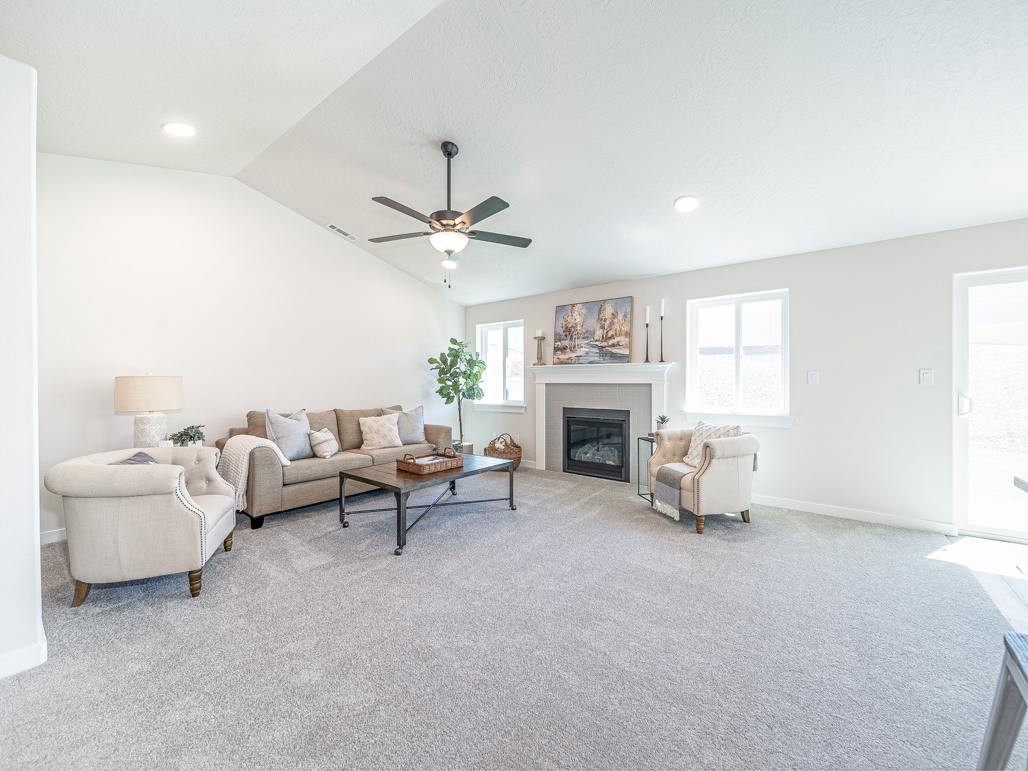 1588 SW Kelandren Dr STAGED-8