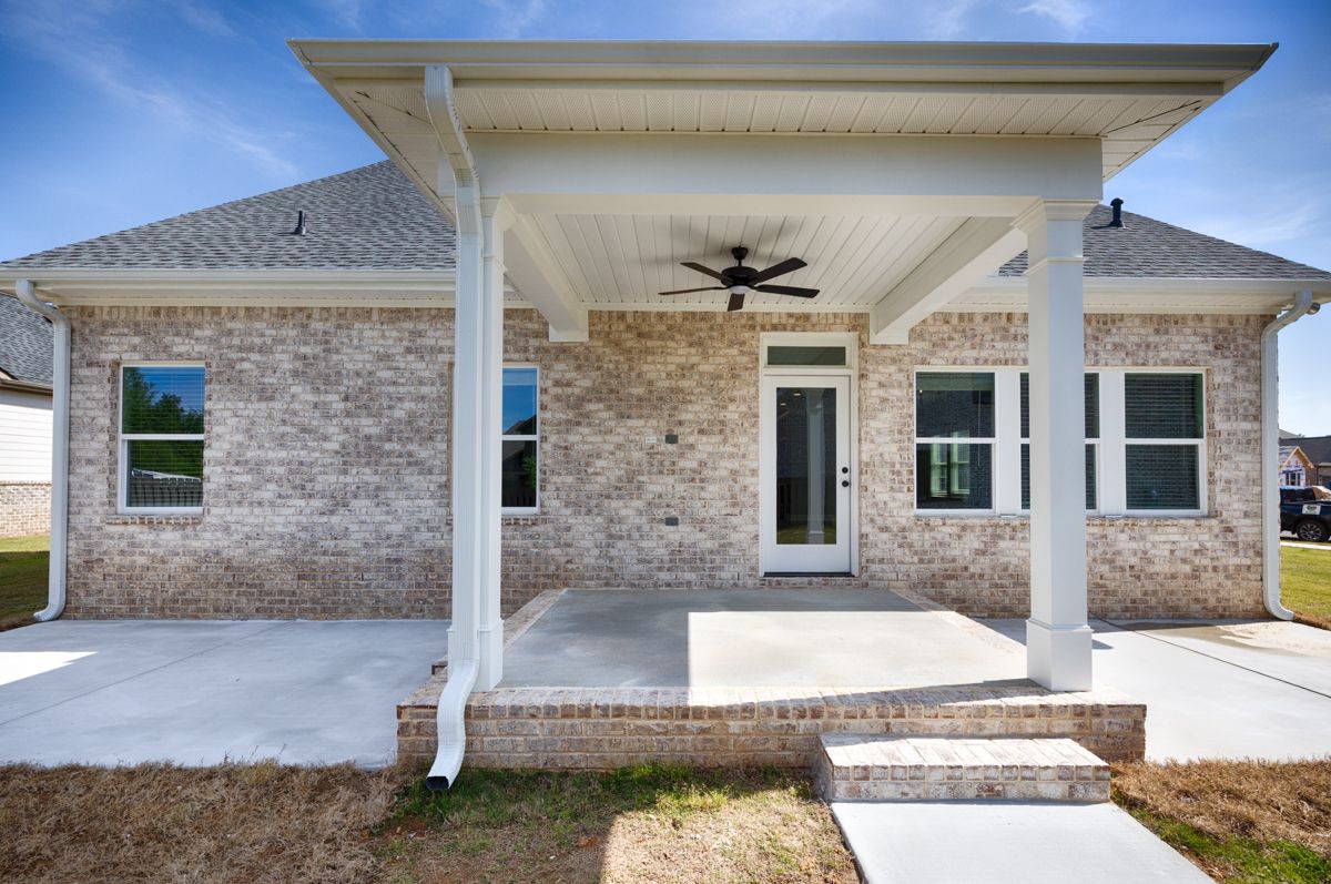 Shelby - Covered Patio