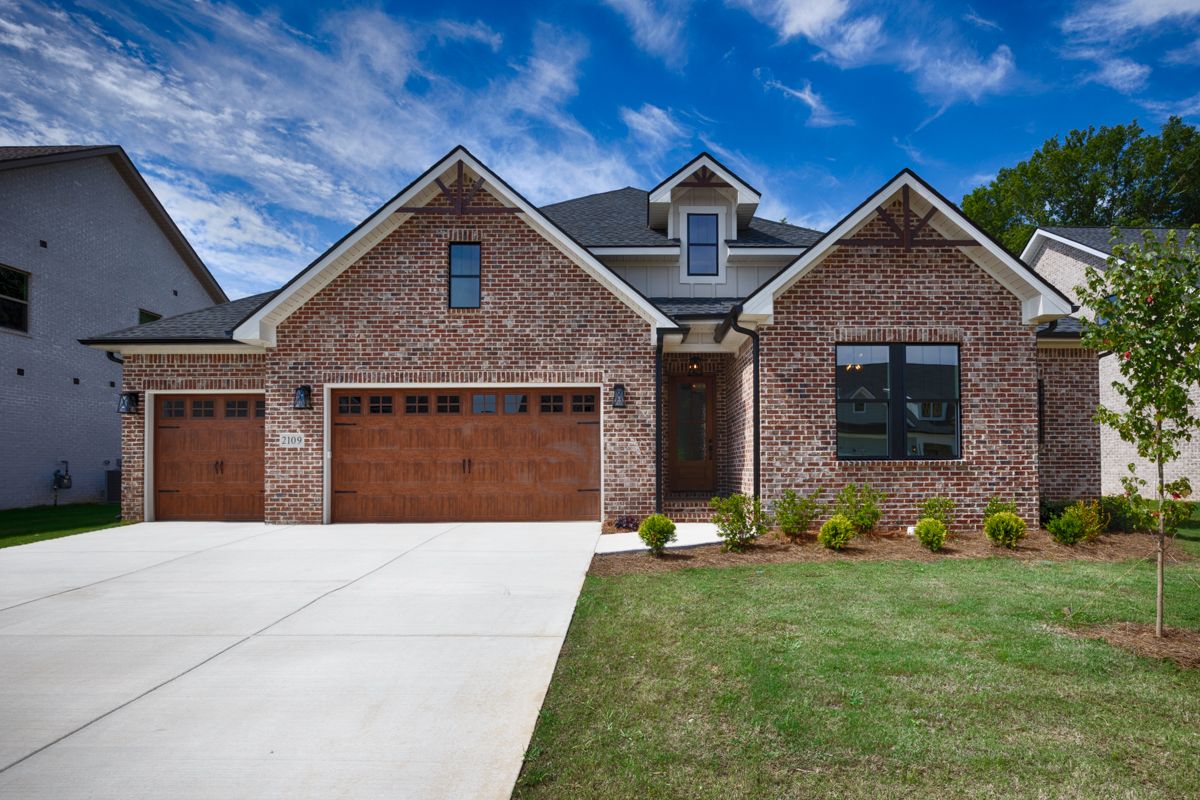 Loudon - 3 Car Garage