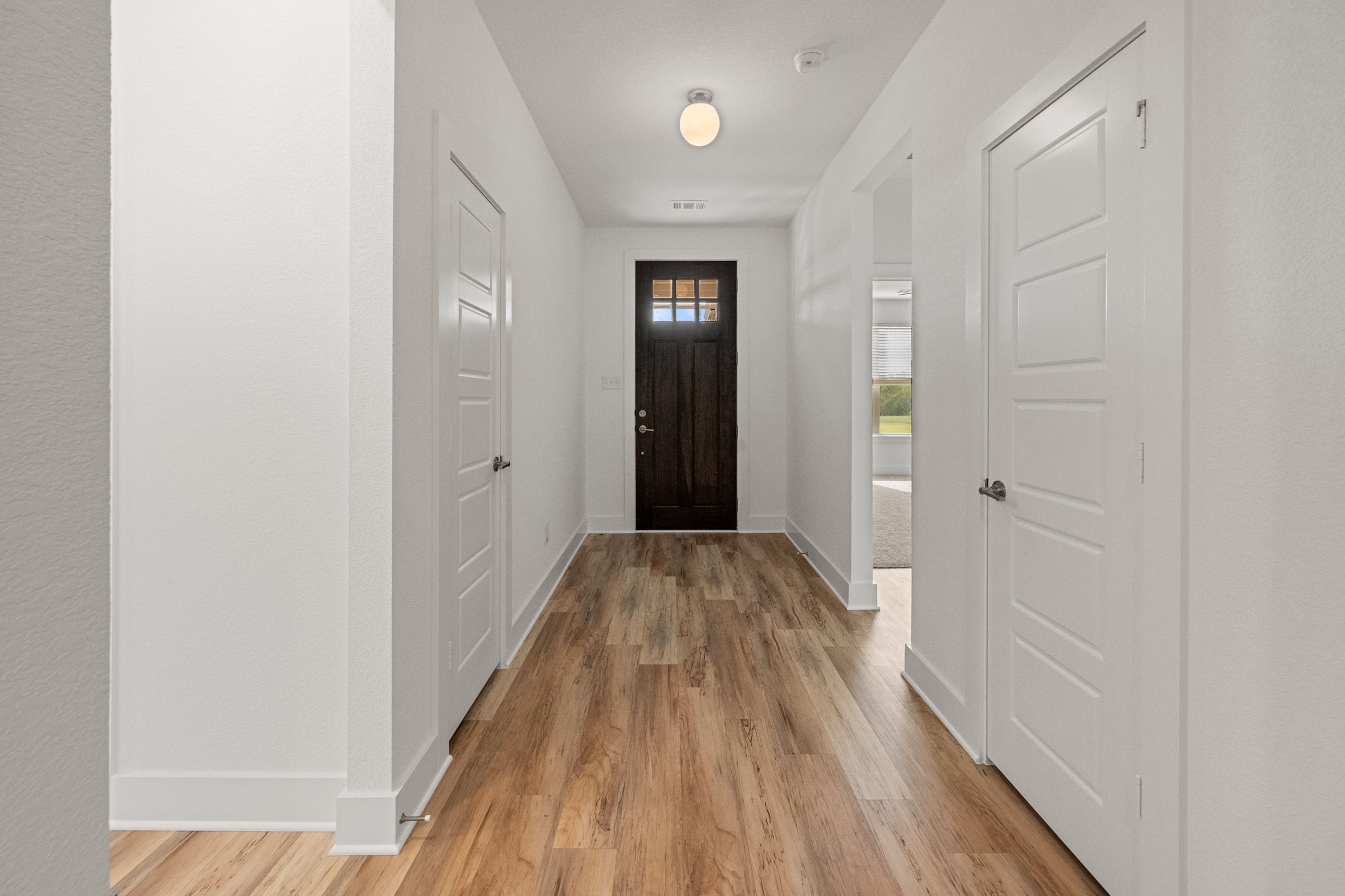 3510 Entry Hallway