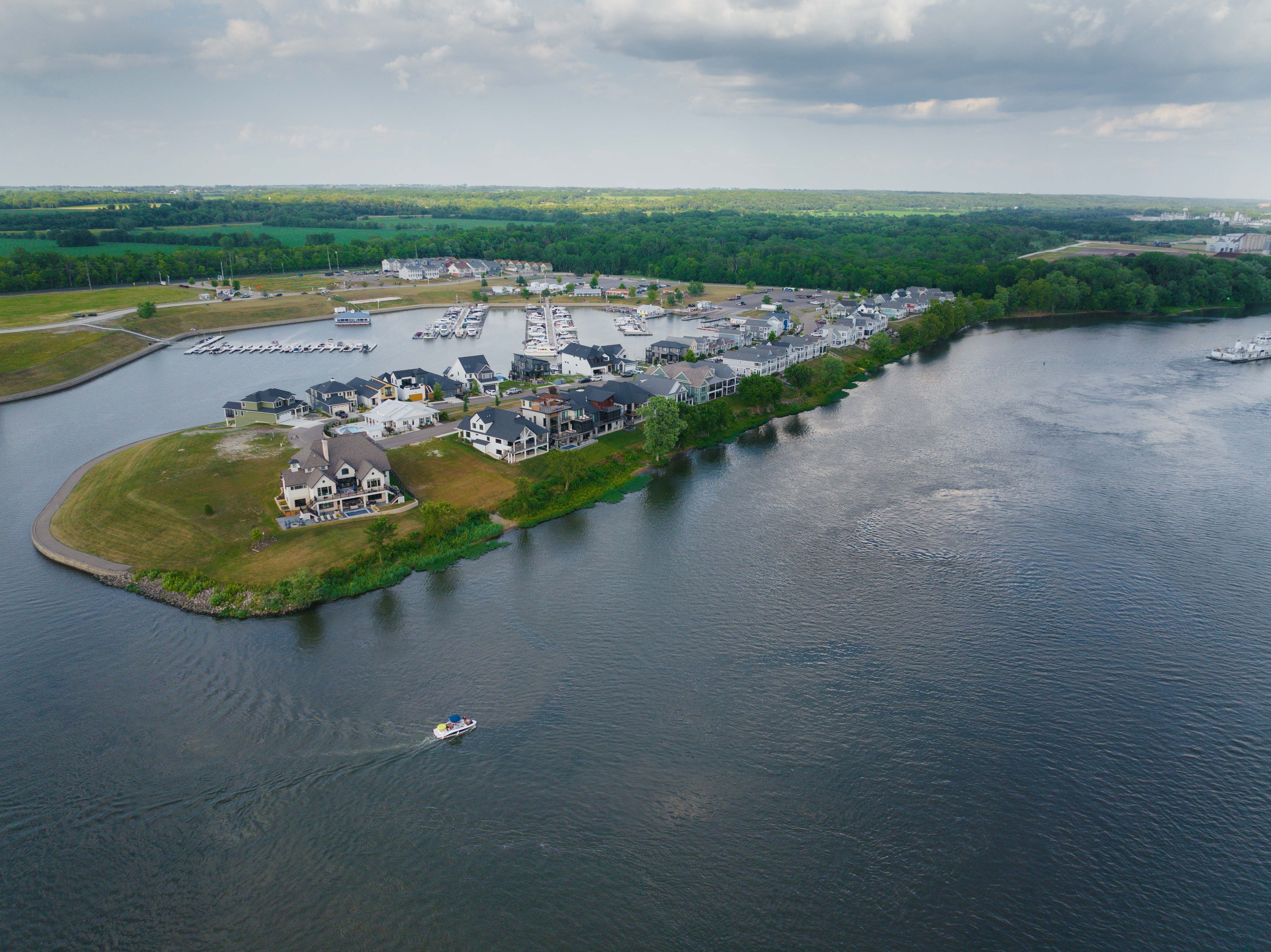 Heritage Harbor has many different types of waterfront homes/homesite available. 