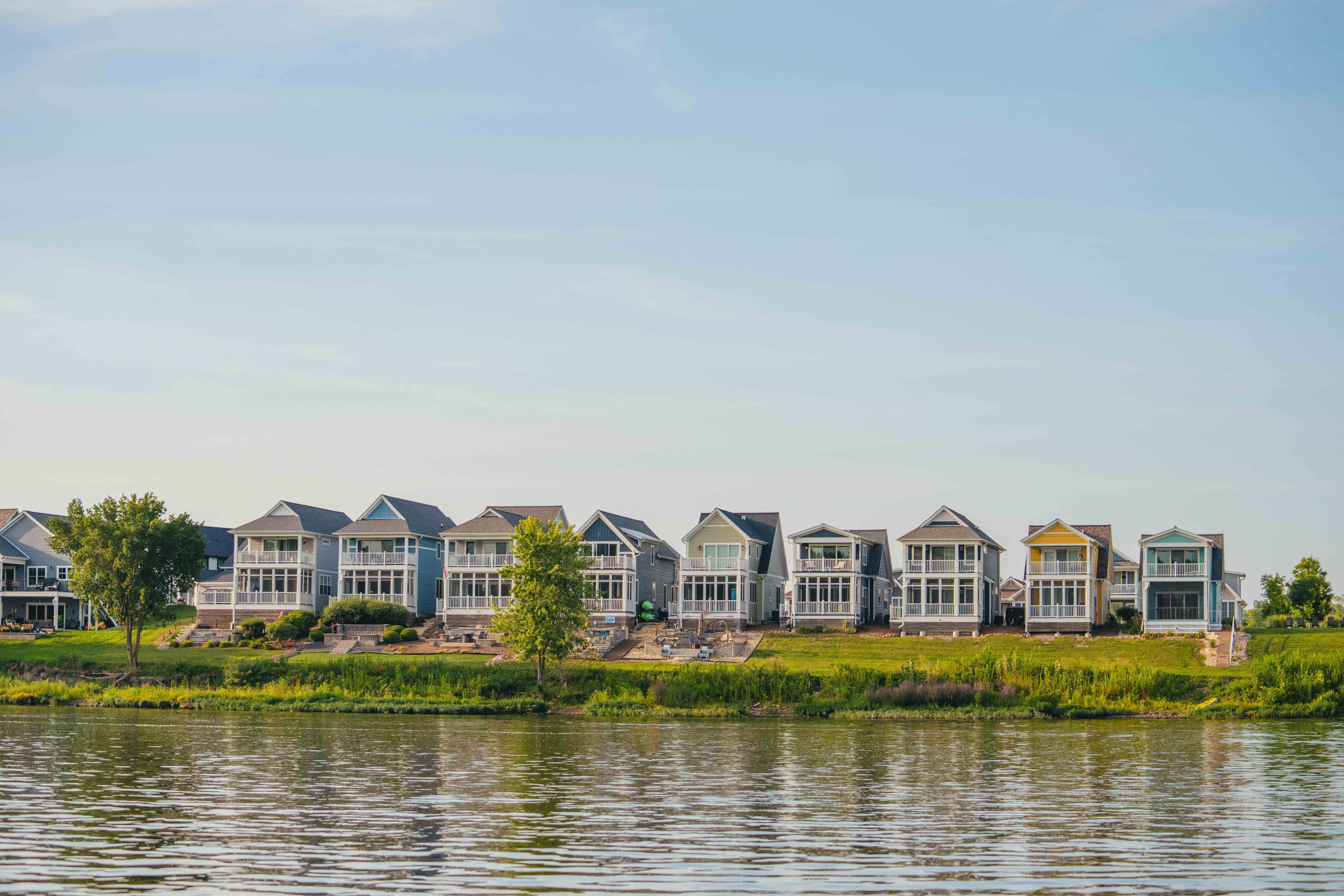 Heritage Harbor has many different types of waterfront homes/homesite available. 