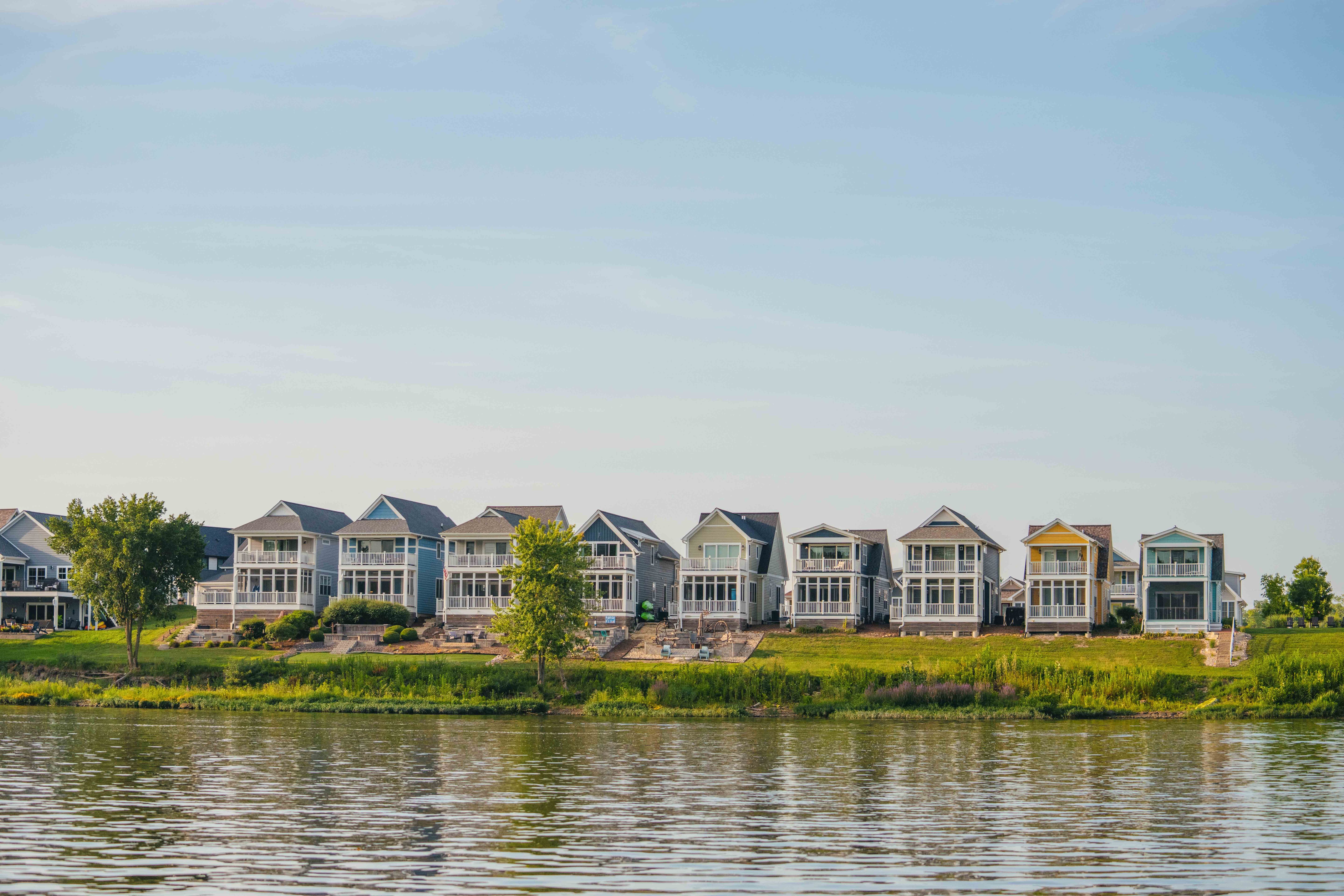 Heritage Harbor has many different types of waterfront homes/homesite available. 