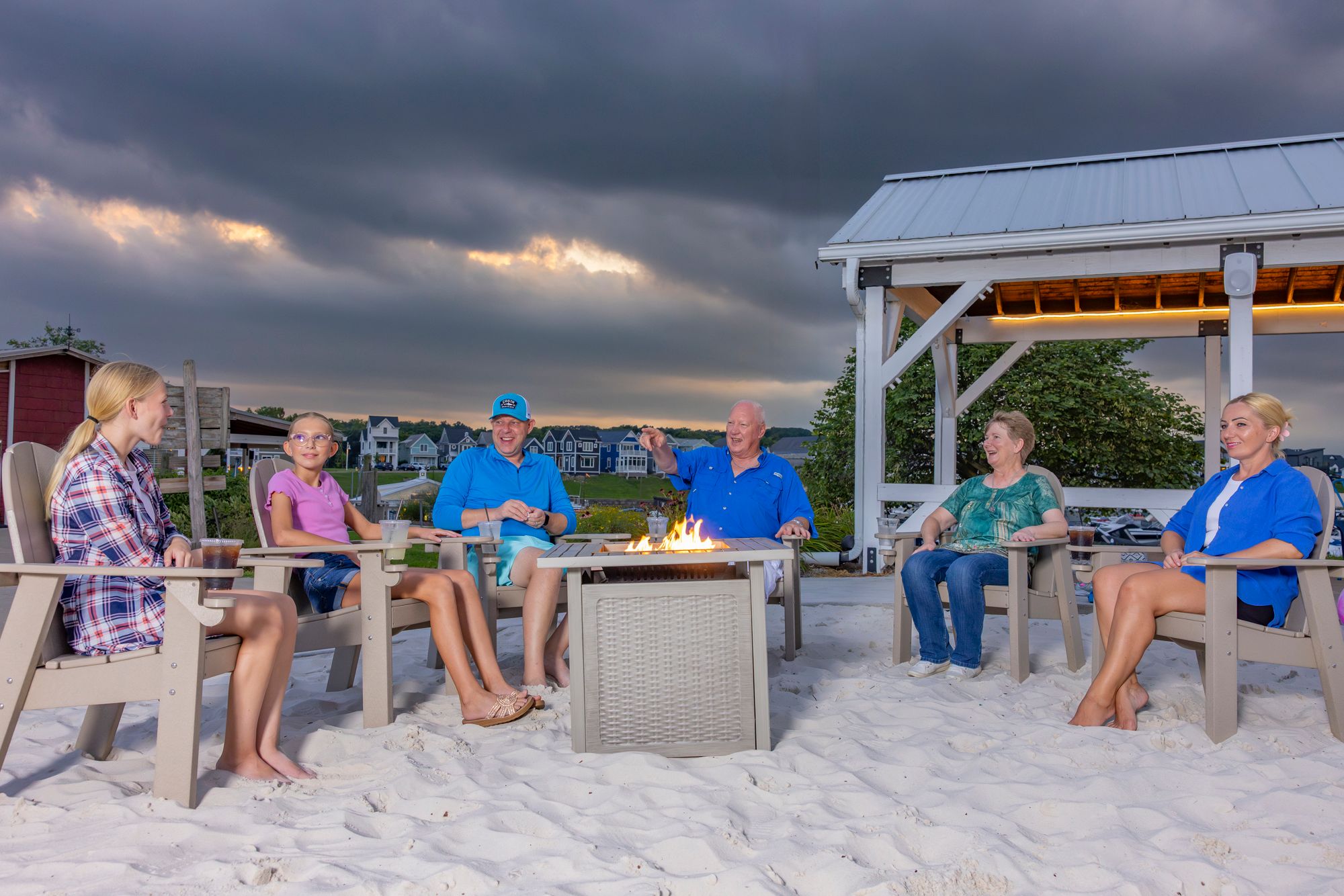 Heritage Harbor has an onsite restaurant with an outdoor sandbar within the community. 