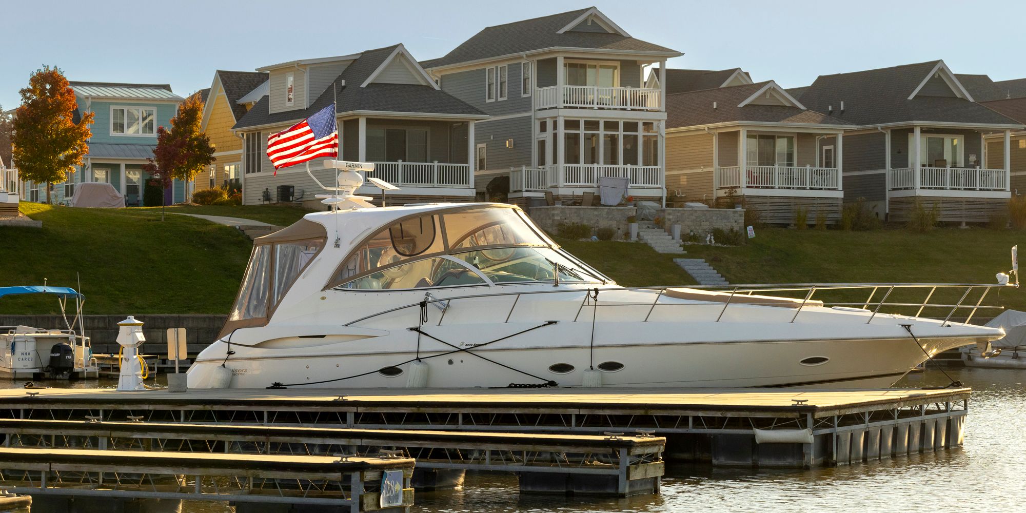 Heritage Harbor's award-winning marina offers single-load, seasonal and transient slips.