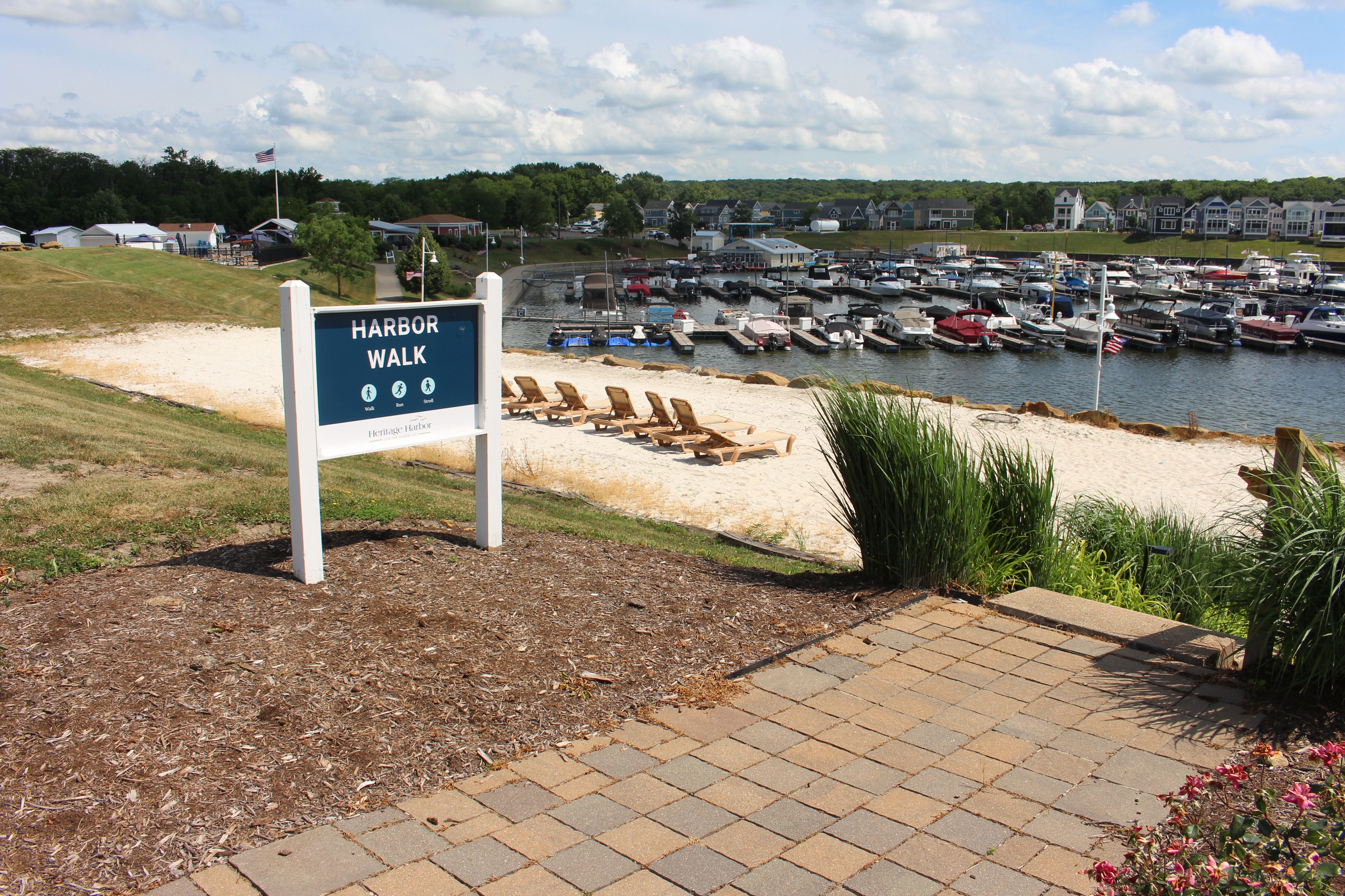 Heritage Harbor has areas throughout the community that encourage gathering and outdoor recreation.