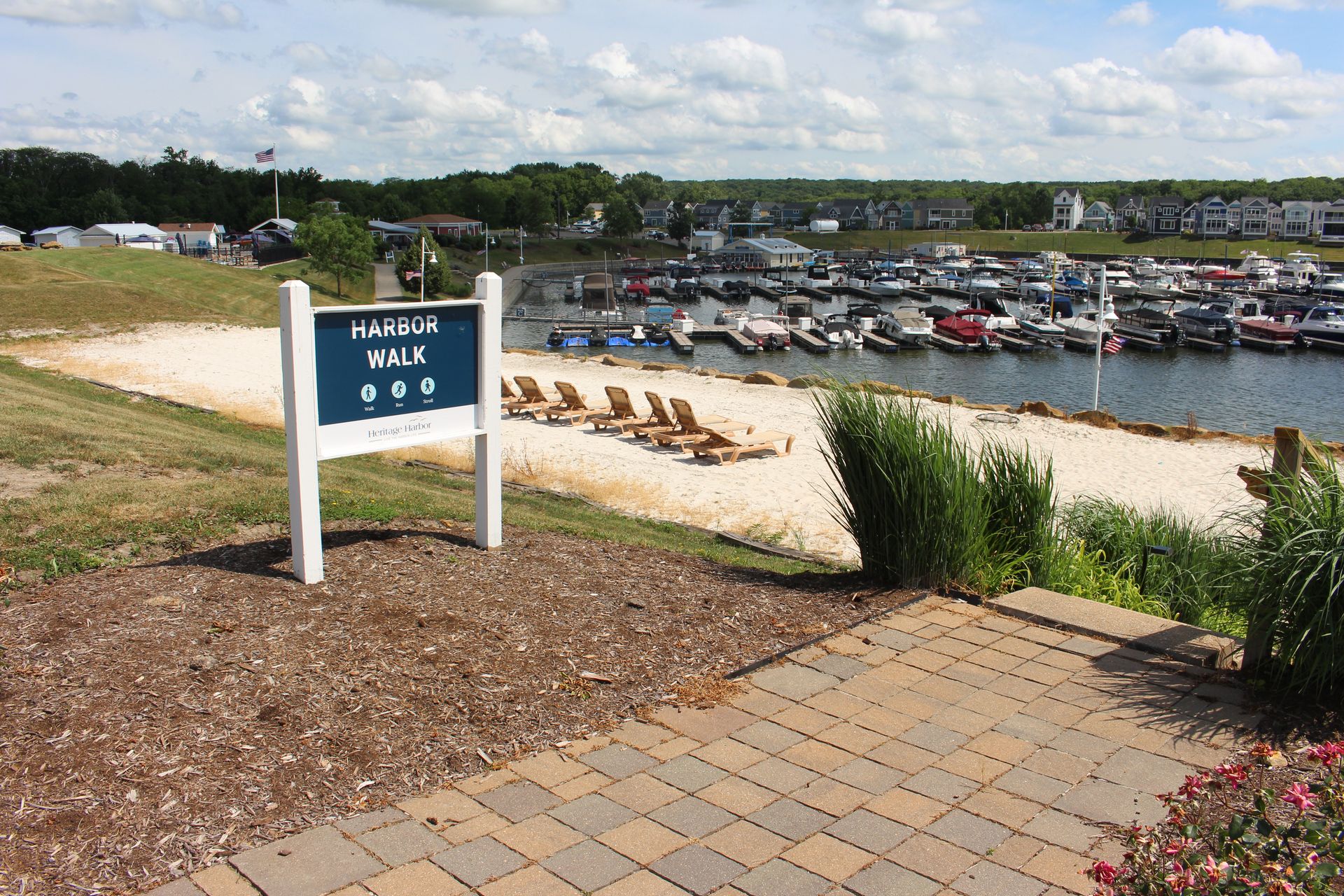 Heritage Harbor has areas throughout the community that encourage gathering and outdoor recreation.