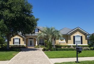 Higginbotham Custom Homes por Higginbotham Custom Homes en Jacksonville-St. Augustine Florida