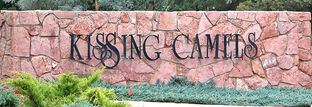 Kissing Camels por High Country Homes en Colorado Springs Colorado
