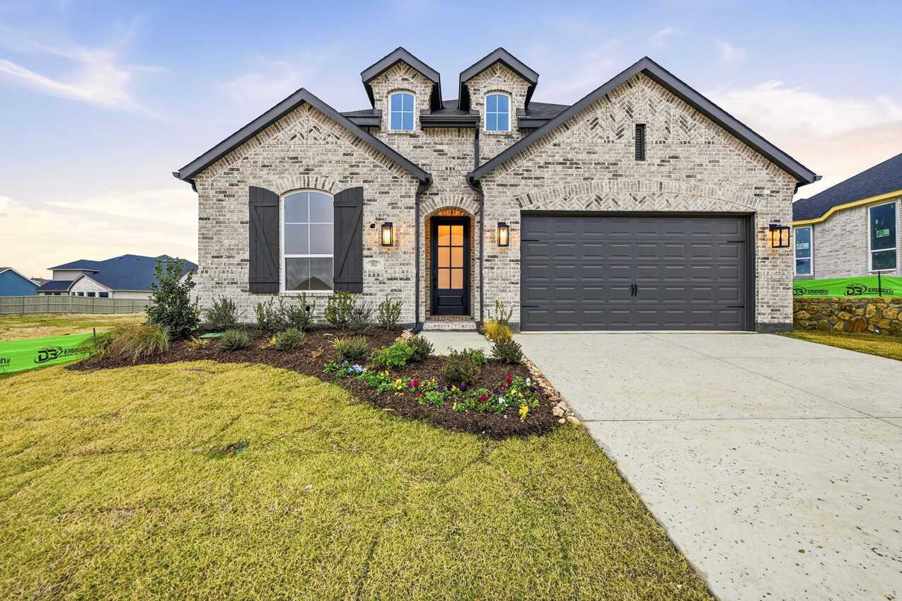 Plan Davenport - Pecan Square: 50ft. lots: Northlake, Texas - Highland Homes