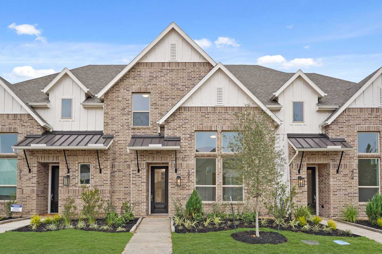 Plan Ashford - Woodforest Townhomes: Townhomes: The Villas: Montgomery, Texas - Highland Homes