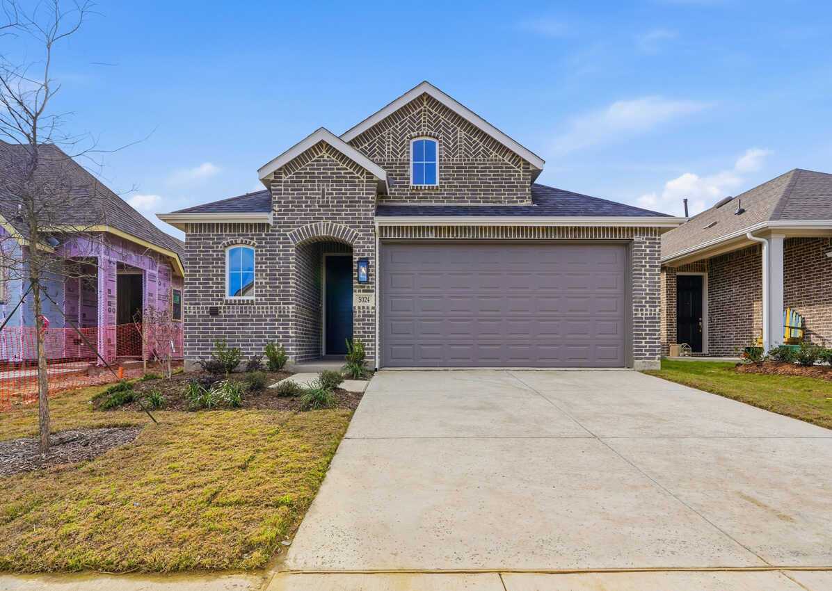 Plan Bristol - Creekshaw: Royse City, Texas - Highland Homes