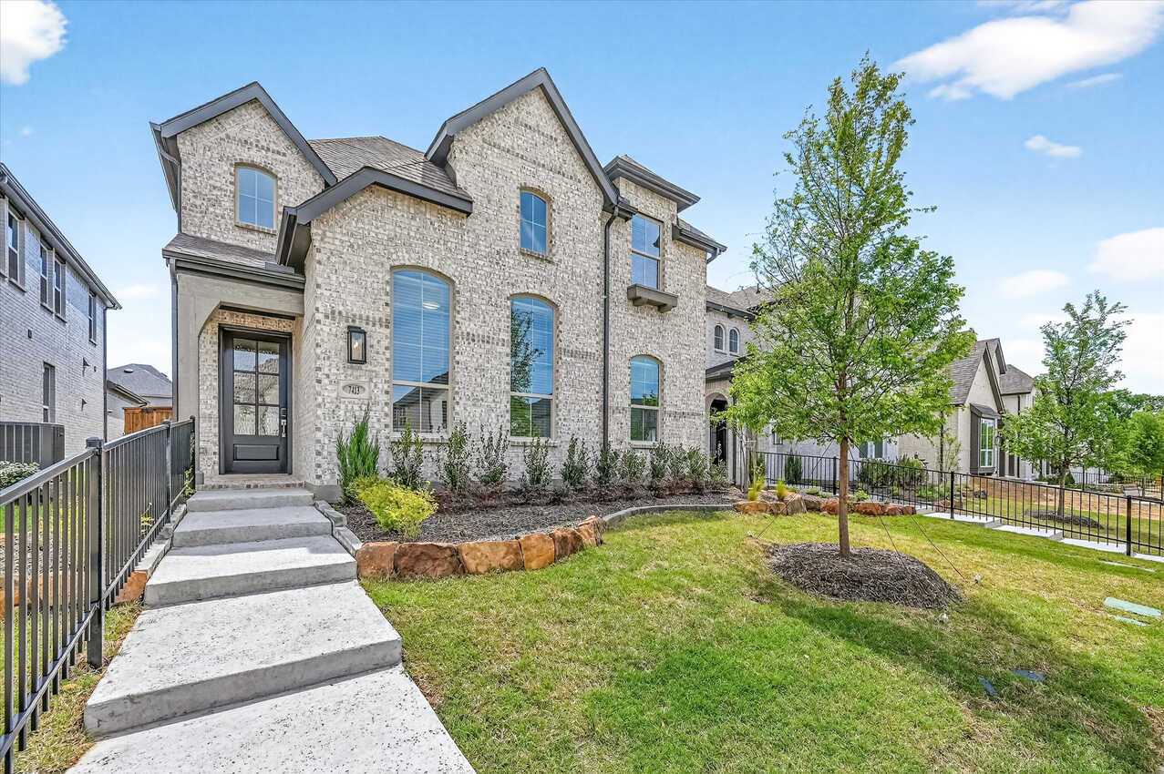 7413 Moon Chase Trail