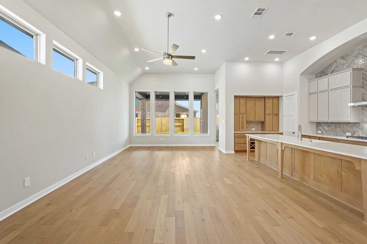 Family Room/Breakfast Nook