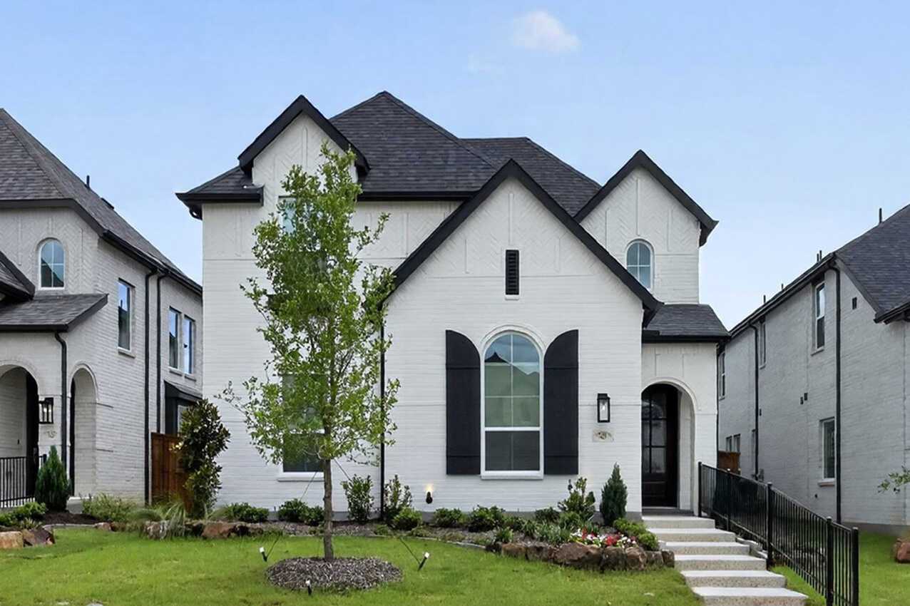 7429 Moon Chase Trail