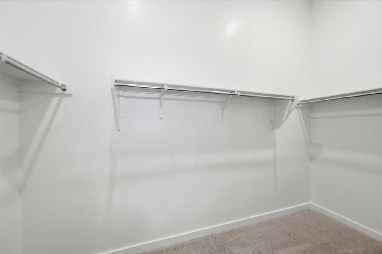 Flex Gen Suite Closet