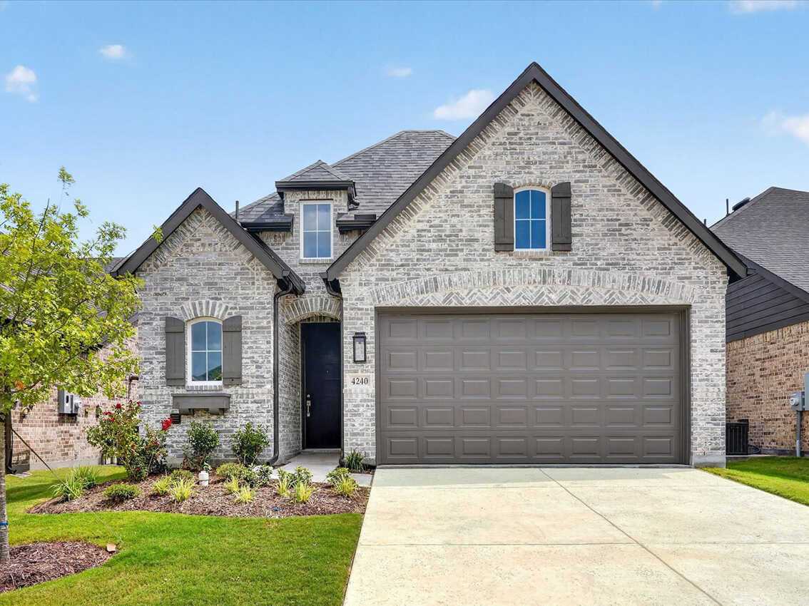 Plan Bristol - Creekshaw: Royse City, Texas - Highland Homes