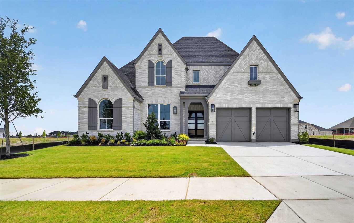 Plan 222 - Mustang Lakes: 60s Model and Quick Move-Ins: Celina, Texas - Highland Homes